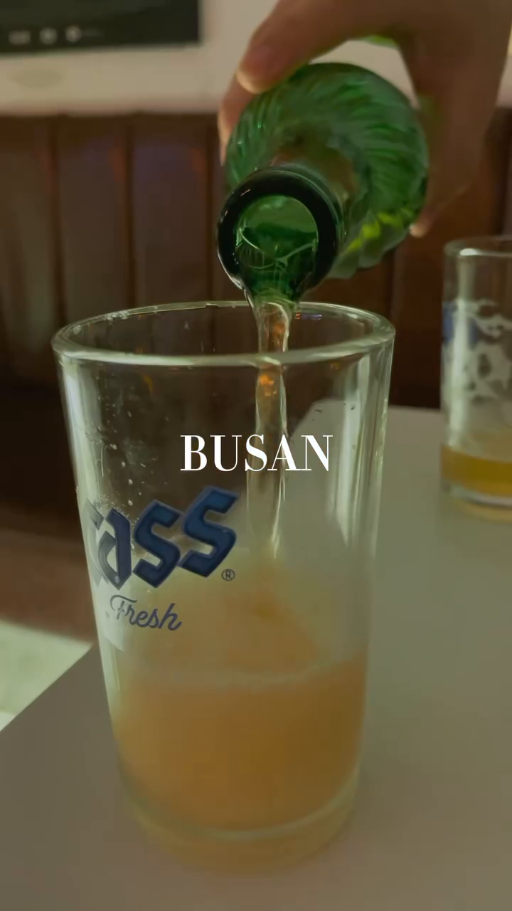 #협찬

부산 동래에 분위기갑!! 술집찾았습니당!! 요리도 너무맛있고 분위기도좋아서 연인끼리 친구끼리 직장동료와함께와도 누구랑와도 실패하지않을 맛집입니다!
오늘은 비가오고있는데요~ 비가와서 그런지 한층더 분위기있고 술이 맛있는 날이었습니다😍
저는오늘 수지우유탕면, 동파육을 먹었는데요.
너~무 부드러워서 입에 넣자마자 사라졌어요 ㅠㅠ
우육탕면 육수는 얼마나 진한지…손이 계속가더라구요 ㅎㅎ
 여기는 진짜 자주갈것같아요!!
부산 동래구 무권리!!
별점⭐️⭐️⭐️⭐️⭐️
.
.
.
🏠부산 동래구 명륜로129번나길 30 1층
⏰17:00~02:00
#부산맛집#동래구맛집 #동래구술집#동파육맛집#맛집릴스#동래구분위기좋은술집#먹스타맞팔#먹팔맞팔#유료광고#맛집추천#동래술집 #부산동래술집 #동래술집추천 #동래역술집 #부산동래데이트 #동래데이트 #동래데이트코스 #동래하이볼 #동래맥주 #무권리 #스토리앤체험단 #스토리앤미디어