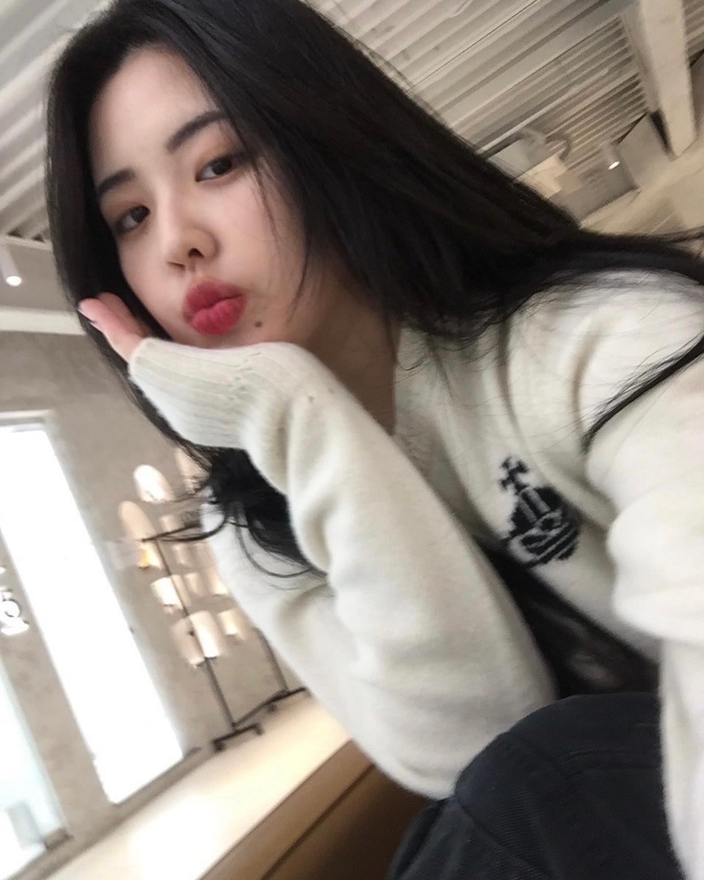 따뜻한 아아 한 잔에 기분좋은