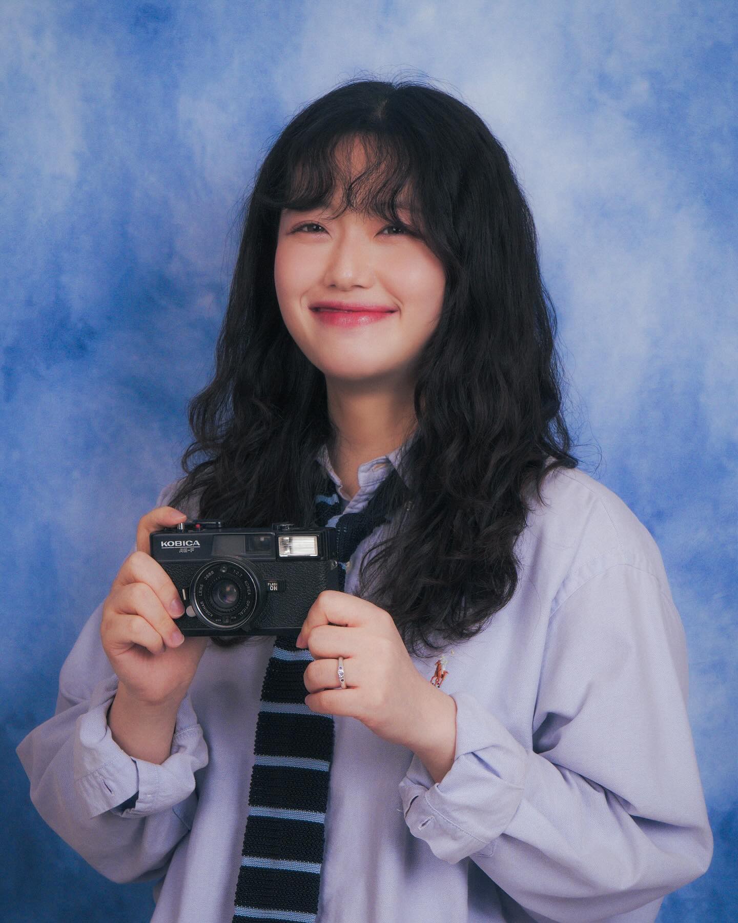기억나 복도에서 떠들다 나만 혼나던 어쩌구
하이틴 갬성으로 찍었읍니다😈
사람 만들어주신 사장님께 만세를 dontmove.please 
.
.
.
#하이틴 #컨셉사진 #하이틴컨셉 #움직이지마 #하이틴감성