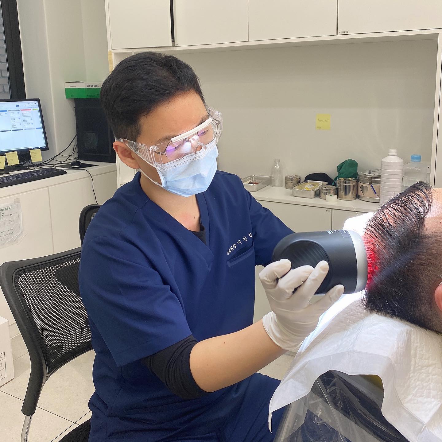 👨🏻‍⚕️
자는거아님 치료중임ㅋㅋ
오랜만에 일모드사진 업로드

벌써3월이 지나가고 있네요
시간너무빠름😅
오늘 하루도 후회없이 값지게 보내기위해
달립니다🏃🏻 다들 화이팅하세요!