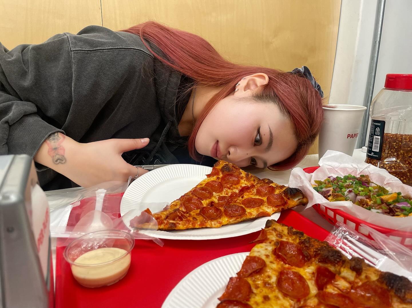 I hate(luv) pizzzza 🍕
