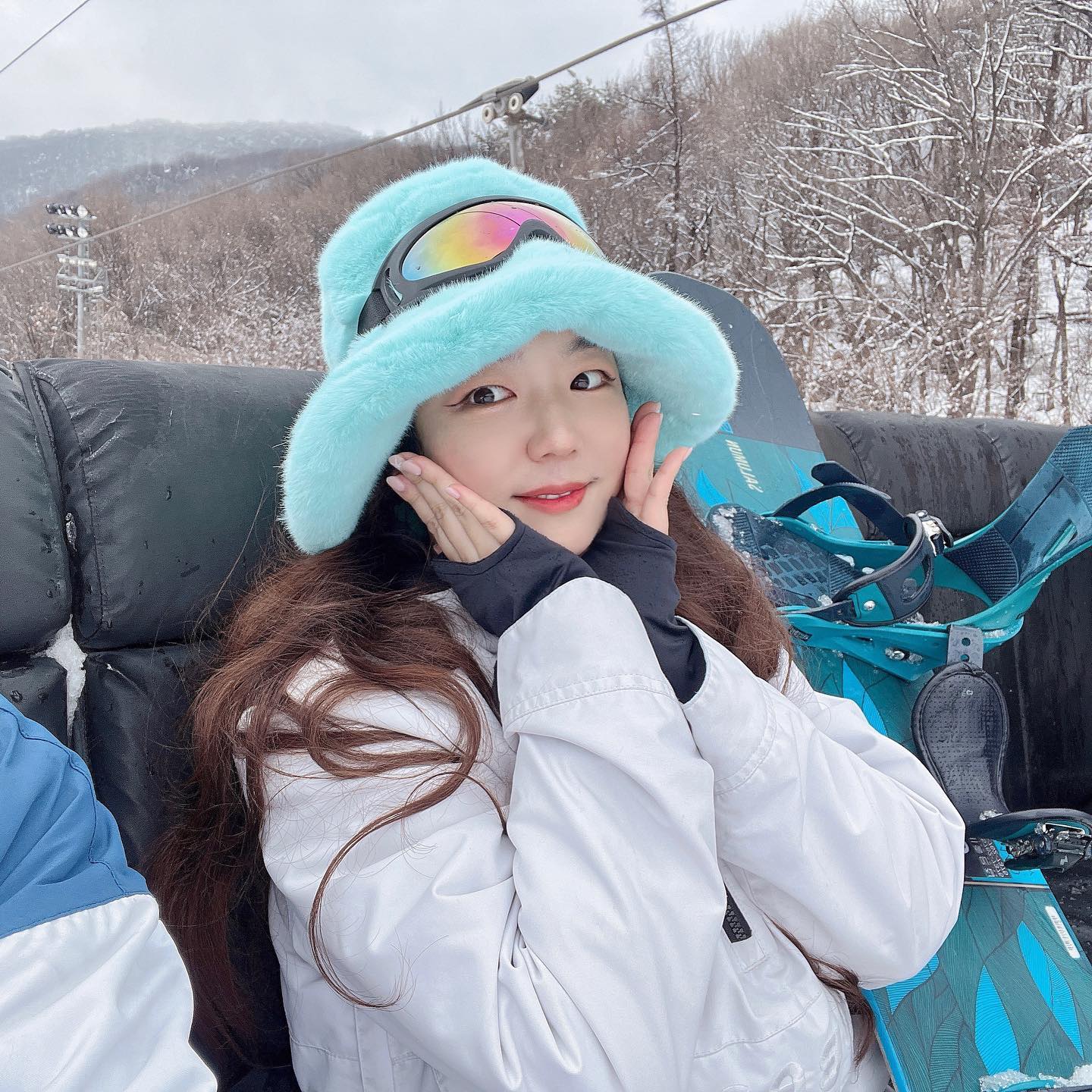 스키시즌 끝나기전 호다닥 다녀온 곤지암리조트 
올해도 야매 보드 연습 성공적으로 했다구 🏂✨

넘어진거 아니야,, 그냥 좀 쉴라고 멈춘거야,, 

#곤지암리조트 #스노우보드 #스키시즌 
#snowboarding #wintersport