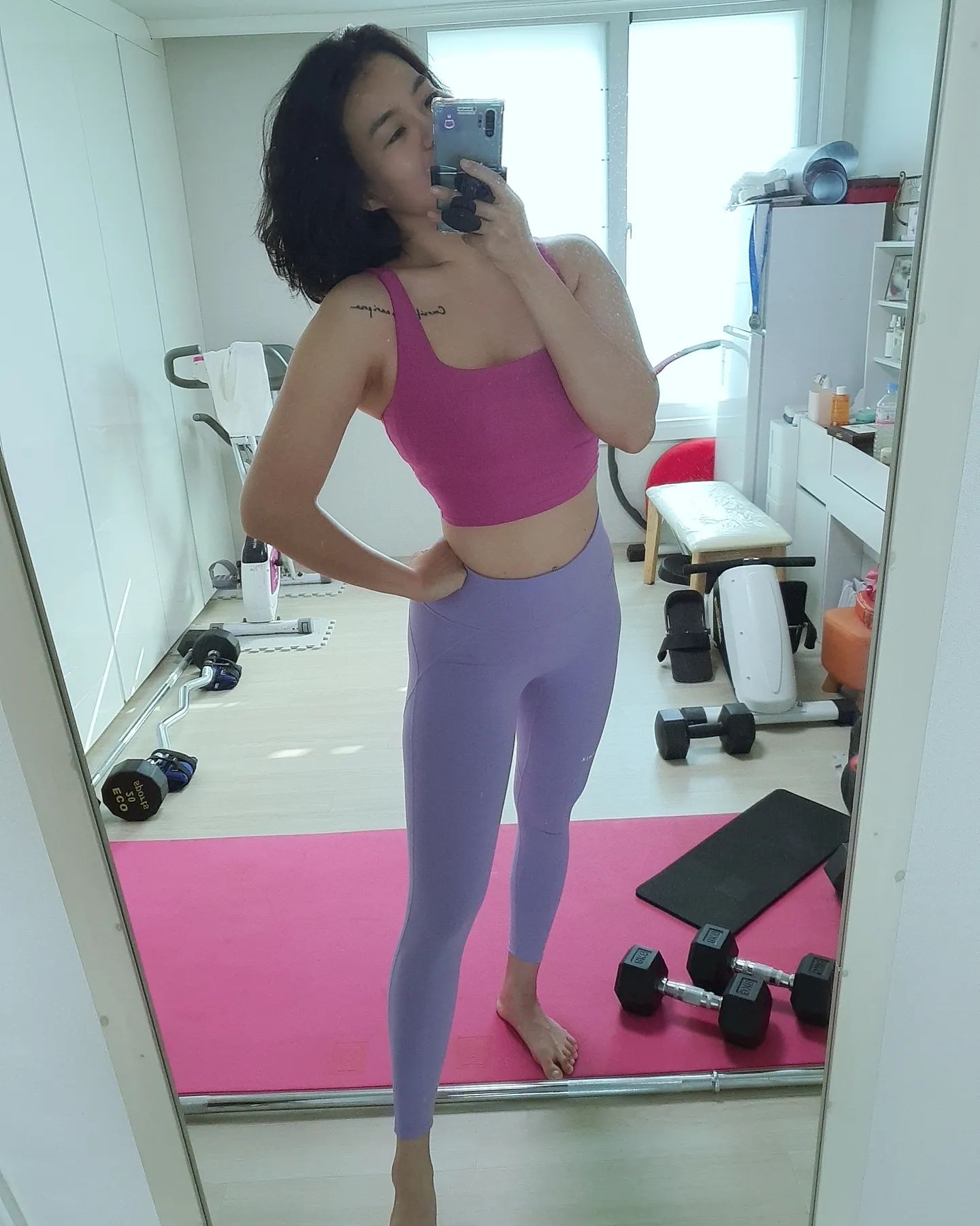 .
✅️24년 1월 15일 운동일지
근력 35분, 유산소 40분
.
무게도 쬐끔 늘리고
(8kg짜리 덤벨 두개랑 9kg바벨 한개랑 가지고 놀았음)
시간도 쬐끔 늘리고
근육통도 쬐끔 느껴지고
만족스럽게 나아가는중입니다
잠이가 와서 주절주절 많이 못하겠음!
굿밤😘
.
#홈트레이닝 #홈트 #운동소통 #운동맞팔환영 #운동의지 #운동하는여자 #ㅇㅇㅇ #오운완 #homegym #hometraining