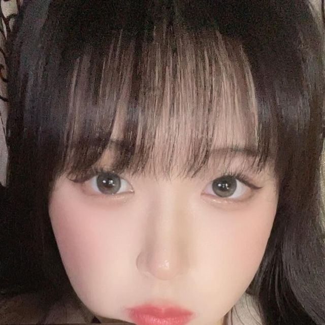 소이 on Instagram: "#광고 @medicube_korea •• 메디큐브에서 딥 비타A 레티놀 세럼을 보내주셨어요 🤭 기초케어의 명가 메디큐브와 명품 성분 레티놀이 만났어요 4세대 저자극 레티놀 0.1% + 레티