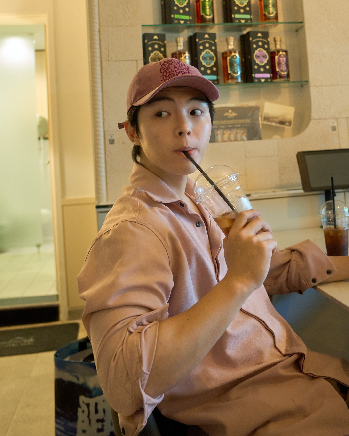 “커피 한잔을 즐기는 자. 세상을 즐긴다.” #광고

맞아. 내 머리에 맞는 모자 찾아서 신났어.

레터링 워싱 볼캡을 엠엘알 공식 홈페이지에서 만나다.
집앞 커피 마실때 꾸안꾸 가능.

나는 꾸꾸꾸 였지만…ㅎ

lmr__official
.
.
.
.
.
#LMR #엘엠알 #볼캡 #볼캡코디 #볼캡추천 #여름코디