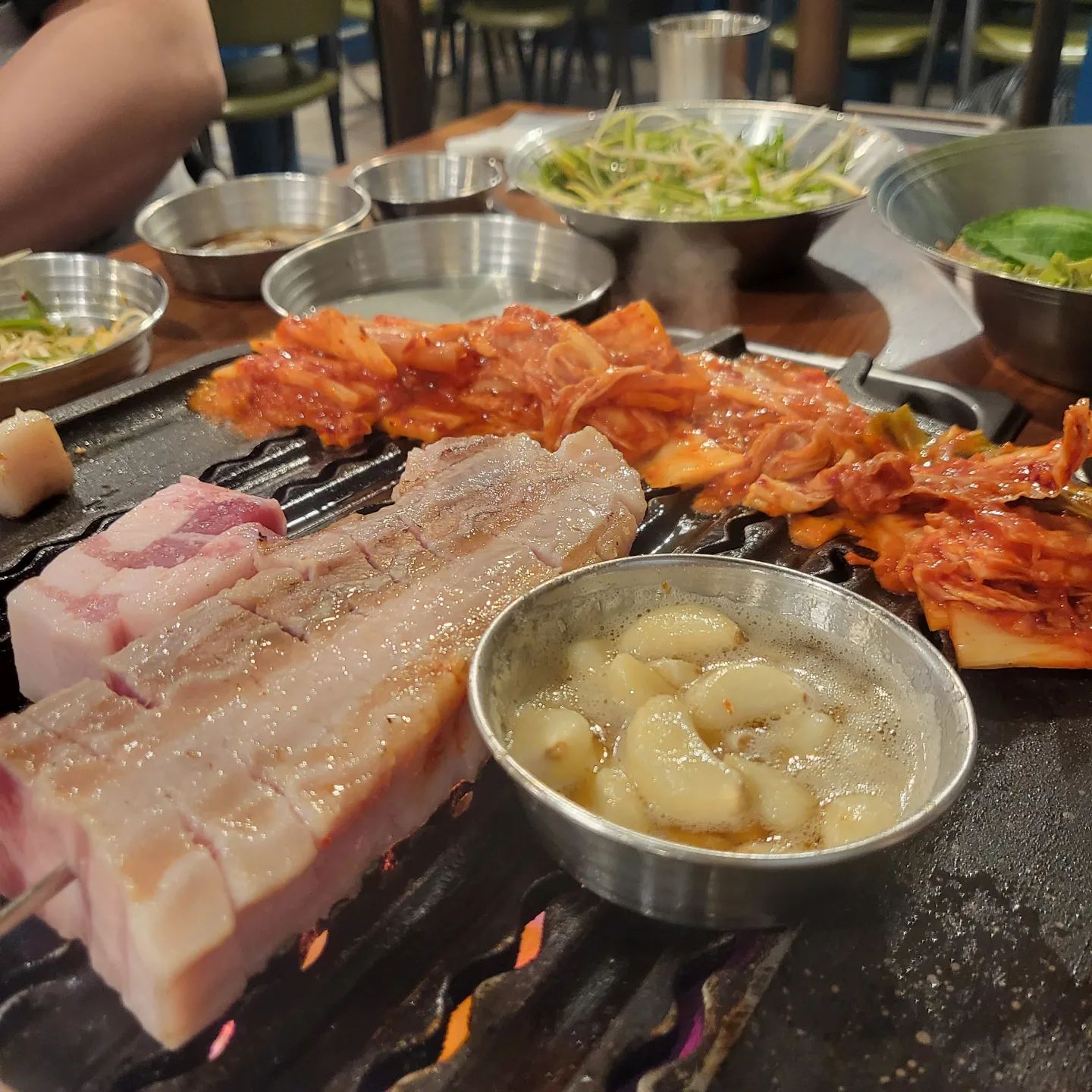 #성서맛집 #뼈대있는돼지집성서점 #고기구워줌👍