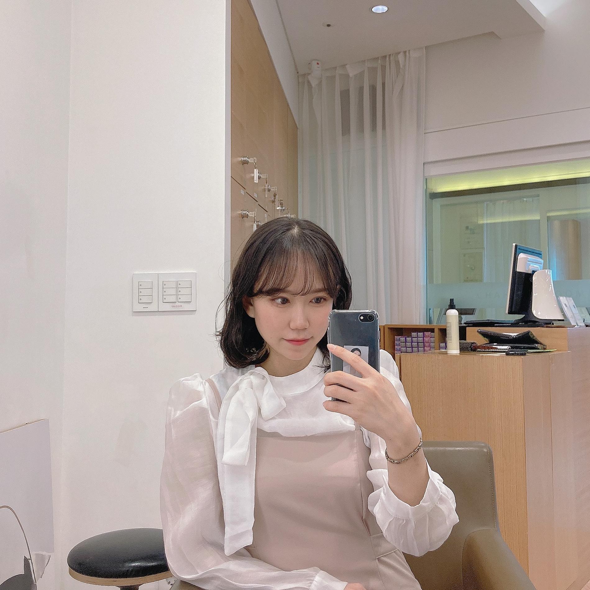 이제 진짜 봄이다 ˃̶͈◡˂̶͈ 
새로운 마음으로 머리도 새롭게 변화주기 !

오랜만에 단발해봤는데
잘 어울리나유 ? 👀💖

가벼워진만큼 이번달은
더 날아다녀볼게용 ㅎㅎ!