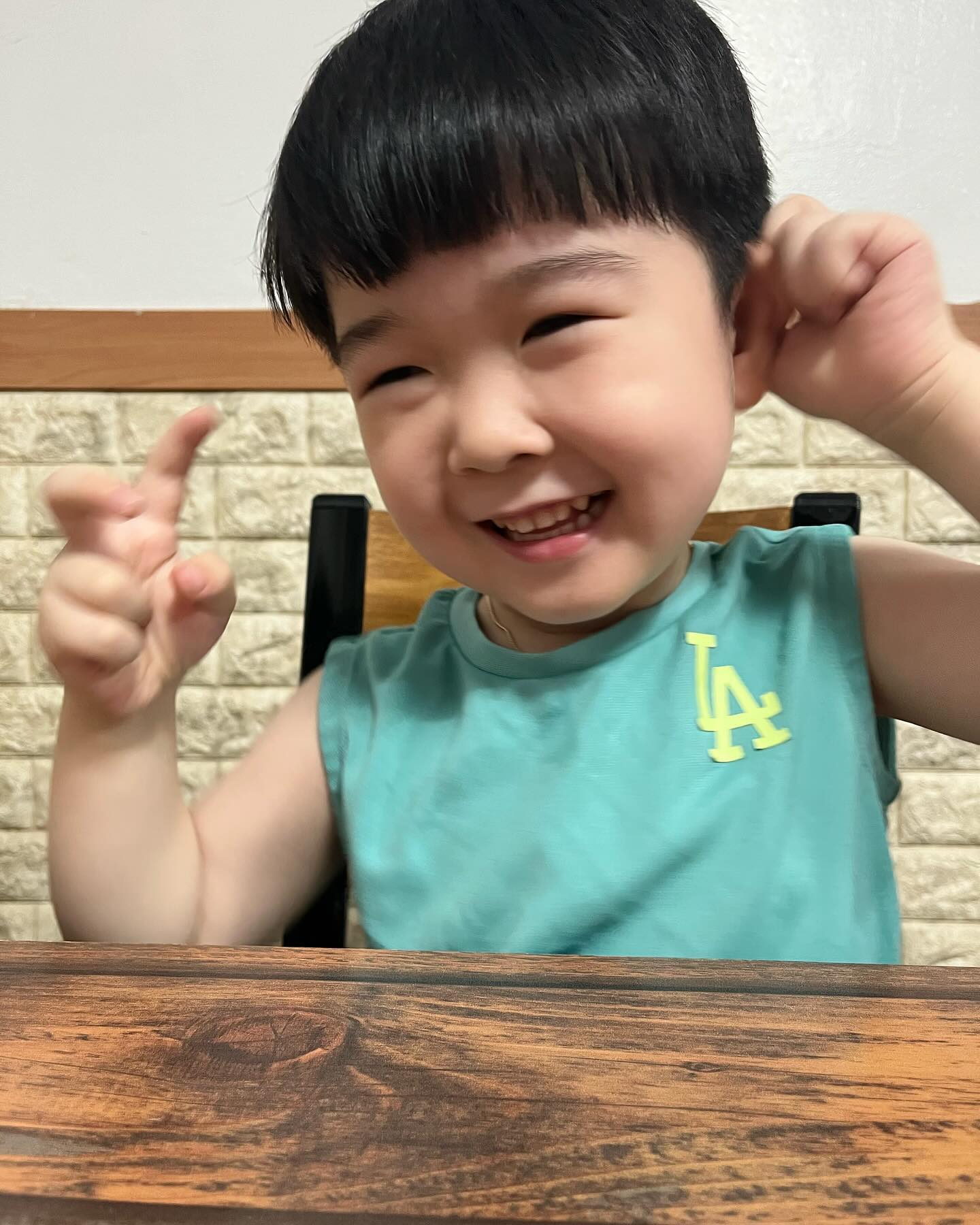 먹다가 잠드는😅