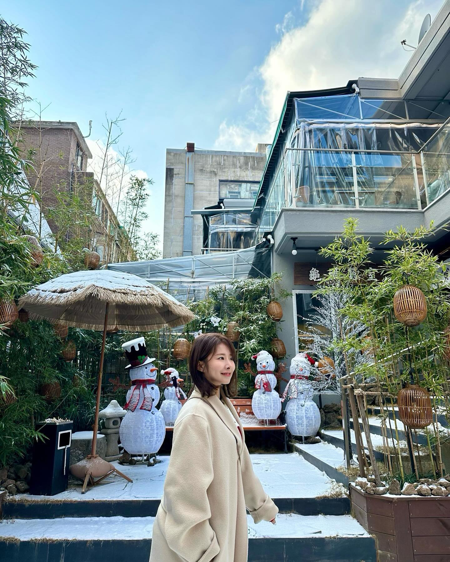오늘은 아기예수님 탄생일🩵
뽀양이랑 예배드리다가 급 성령충만해서 울컥할뻔.,🥹
감사합니다 축하드립니다🙏😖
#메리크리스마스 눈 예쁘다 ☺️