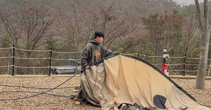 비 오고 바람 엄청 불던날.. 옆 사이트 커플분들이 내가 피칭하는 텐트 날아가는보고 헉 했던날.. 그래도 캠핑가고 싶다🥲