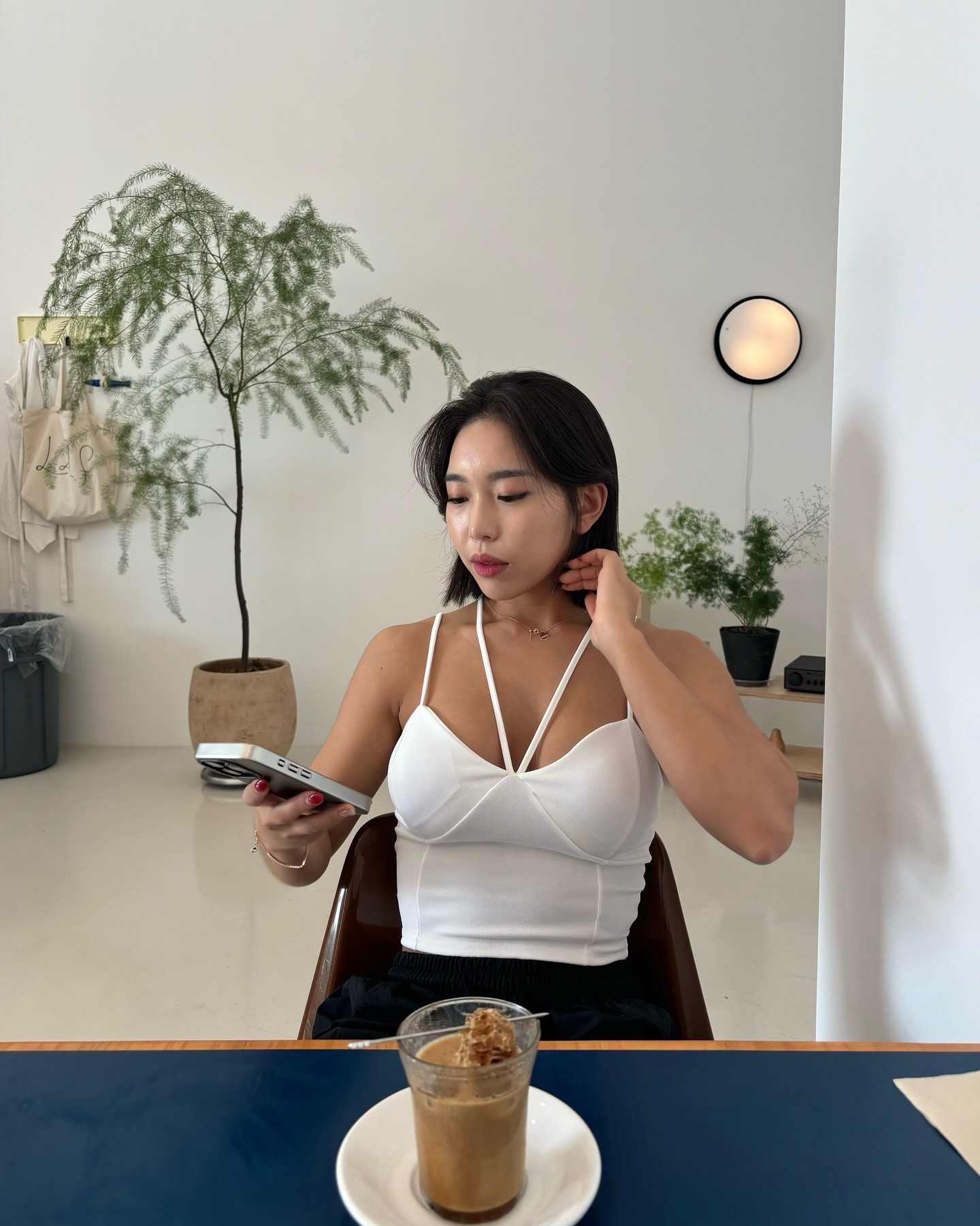 아이스크림인듯 아닌듯 (?)
서비스 🍨 주셔서 감사합니당 🎶🖤

#제주카페