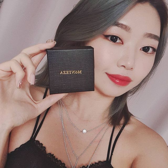 𝕣𝕠𝕛𝕚 𝕔𝕠𝕦𝕡𝕝𝕖 on Instagram: "#monteza #montezaambassador  #montezaofficial #협찬 #엠버서더 #model  @montezaofficial YEJI's 60% 할인 코드로 구매 할 수 있어요 💕: MNTZYEJI my 60% discount code is: MNTZY