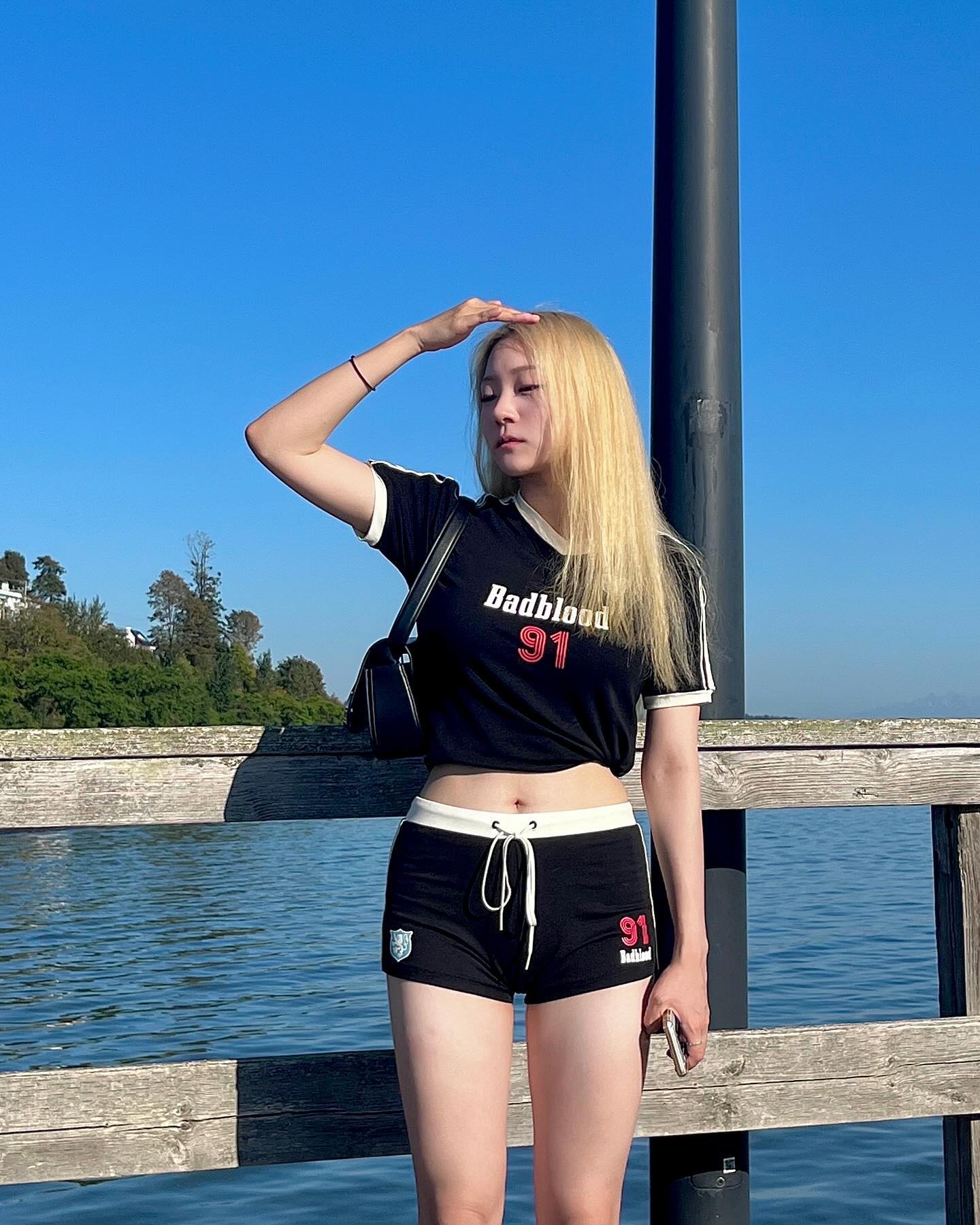 🇨🇦White Rock🤍

해가 너무 눈부셔서 눈도 제대로 못떴지만…!! 별거 없는 것 같지만..!!! 날씨 좋을 때 가면 너무 예뻐서 추천!! 선글라스는 진짜 필수템😎

Moby Dick에서 꼭 #피시앤칩스 먹기!!!👍🏻🤤 
둘이서 가면 1 piece만으로도 충분하니까 2 pieces 시키지 마세요..!! 감자튀김도 포함되어 있어서 진짜 너무 배불러서 다 못먹어요😂

.
.
#캐나다여행 #밴쿠버여행