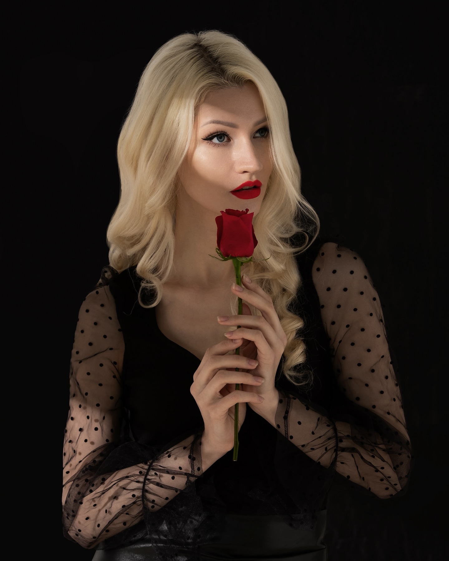 Spending Valentine’s with the love of my life doing what I absolutely love ❤️‍🔥 (me, I’m the love of my life 💁‍♀️ I’ll be opening the fashion show for inspire__hk at club jack_livin_seoul  tonight😌🔥 come bring me a rose 🌹
#model #fashionmodel #valentines #passion #lovelife