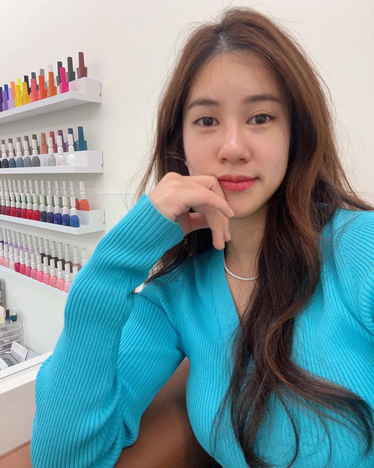 여수 웅천에 친구가 네일샵을 오픈했어요💅

꼼꼼함은 말로뭐해진짜 인테리어까지 완벽 + 쾌적한 이곳 🩵

맨날 운동하느라 못생긴 내발에 생명을 불어넣어 주었..🥹 발네일아트하기전 족욕스파는 여기만의 시그니쳐 🩵🩵

🏷️ 오픈기념할인문의 barre_nail 
(5월 한달동안 진행되니 서둘러요!)