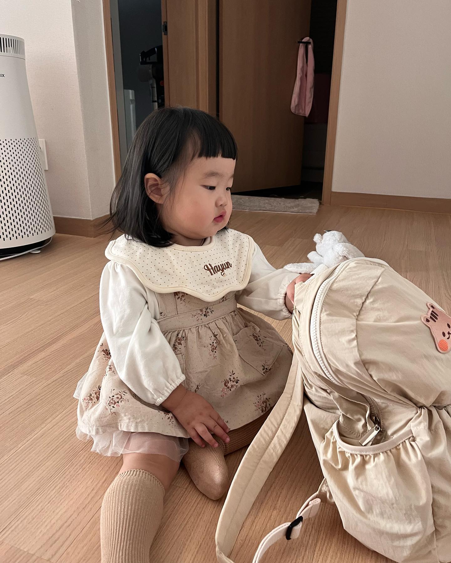 D+569 여수 1박 기록

1박2일동안 찍은 사진 1000장
정리해도 700장 😅

하윤이가 폰을 하도 던져서 그런지
조금만 어둡거나 확대해도 화질이
확 깨져버리는 내 아이폰13
반년만 더 쓰고 보내줄게...😭