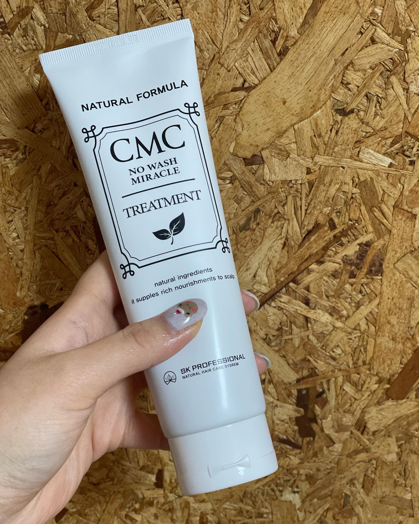 #협찬 #cmc노워시미라클트리트먼트 

💆‍♀️관리가 힘든 긴머리. 헤어샵에서 받던 케어를 집에서 간편하게 할 수 있는 트리트먼트. 헹구지 않아도 되서 너무 편함👍 젖은머리나 마른머리 모두 사용이 가능한데, 나는 젖은 머리에서 바르고 머리말리니 매직한 것 처럼 머릿결 찰랑찰랑~ 매일 바르고 있는 인생트리트먼트💆‍♀️

🖊️바쁜 현대인 머리카락 관리에 제격
🖊️헤어샵 다녀온 것 처럼 코팅된 느낌의 새롭게 태어난 머리카락을 만날 수 있음
🖊️듬뿍 발라줘도 부담없는 용량
🖊️염색이나 펌 시술 전 머리에 바르면 모발의 손상을 최소화 시켜줌
🖊️드라이어나 열기구 사용 전/후 모두 사용 가능
🖊️헹굼하지 않아도 되어 편리함

🔓구매링크🔓
->
https://smartstore.naver.com/skprofessional/products/9636733087

💸cmc노워시미라클트리트먼트 40,000 -> 18,000원

#리뷰노트 #헤어트리트먼트 #트리트먼트추천 #노워시 #노워시트리트먼트 #헤어클리닉 

이 글은 리뷰노트를 통하여 본 업체에서 제품을 제공받아 솔직하게 작성된 글 입니다.
