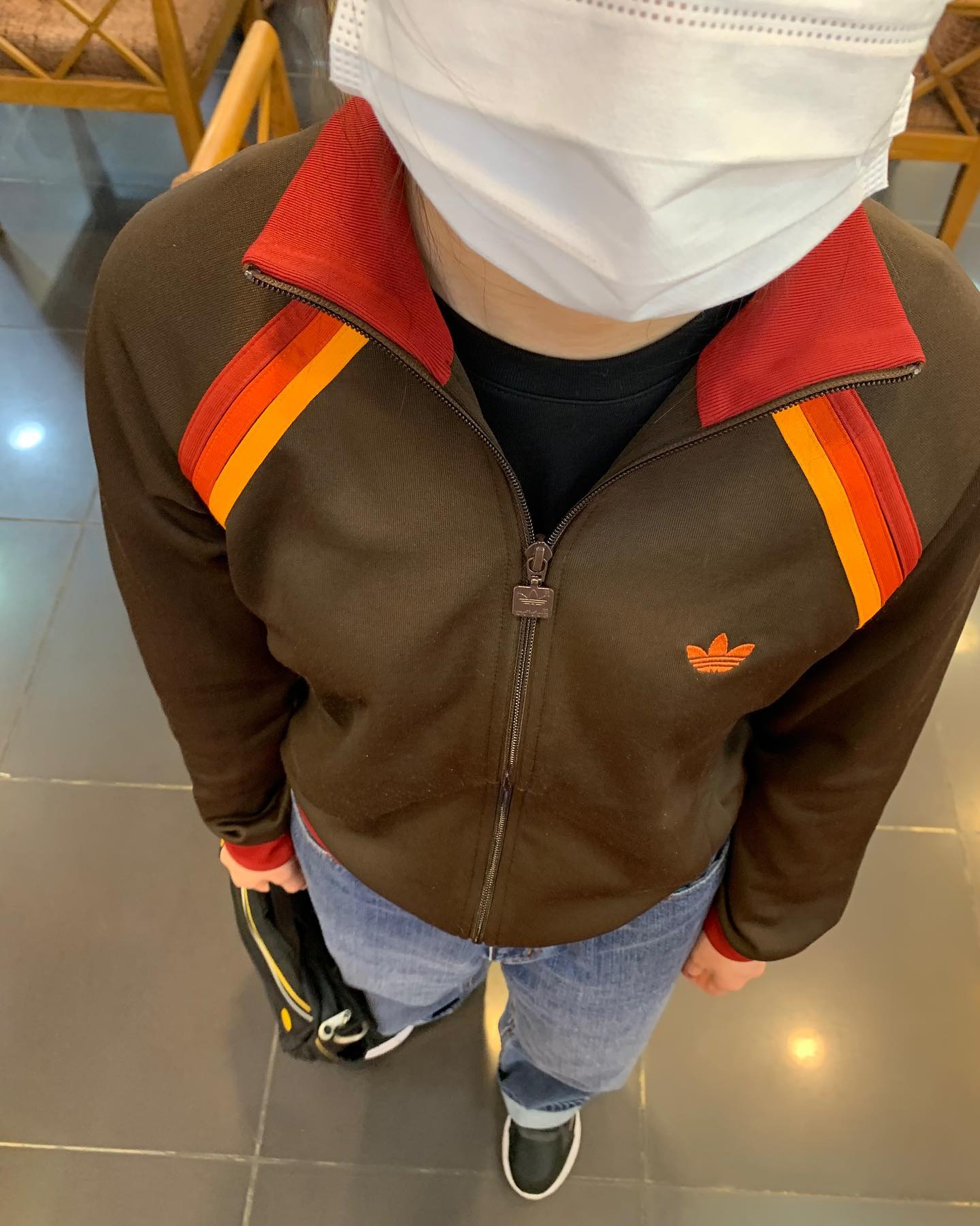 찐 2000년대 감성 .. . 👓. 

#패션 #ootd #ootdfashion #오늘뭐입지 #오늘의코디 #코디 #코디추천 #아디다스 #아디다스져지 #빈티지 #빈티지룩 #패션계정맞팔 #와이드팬츠 #휠라 #데일리룩코디 #데일리룩 #여자코디 #내일뭐입지