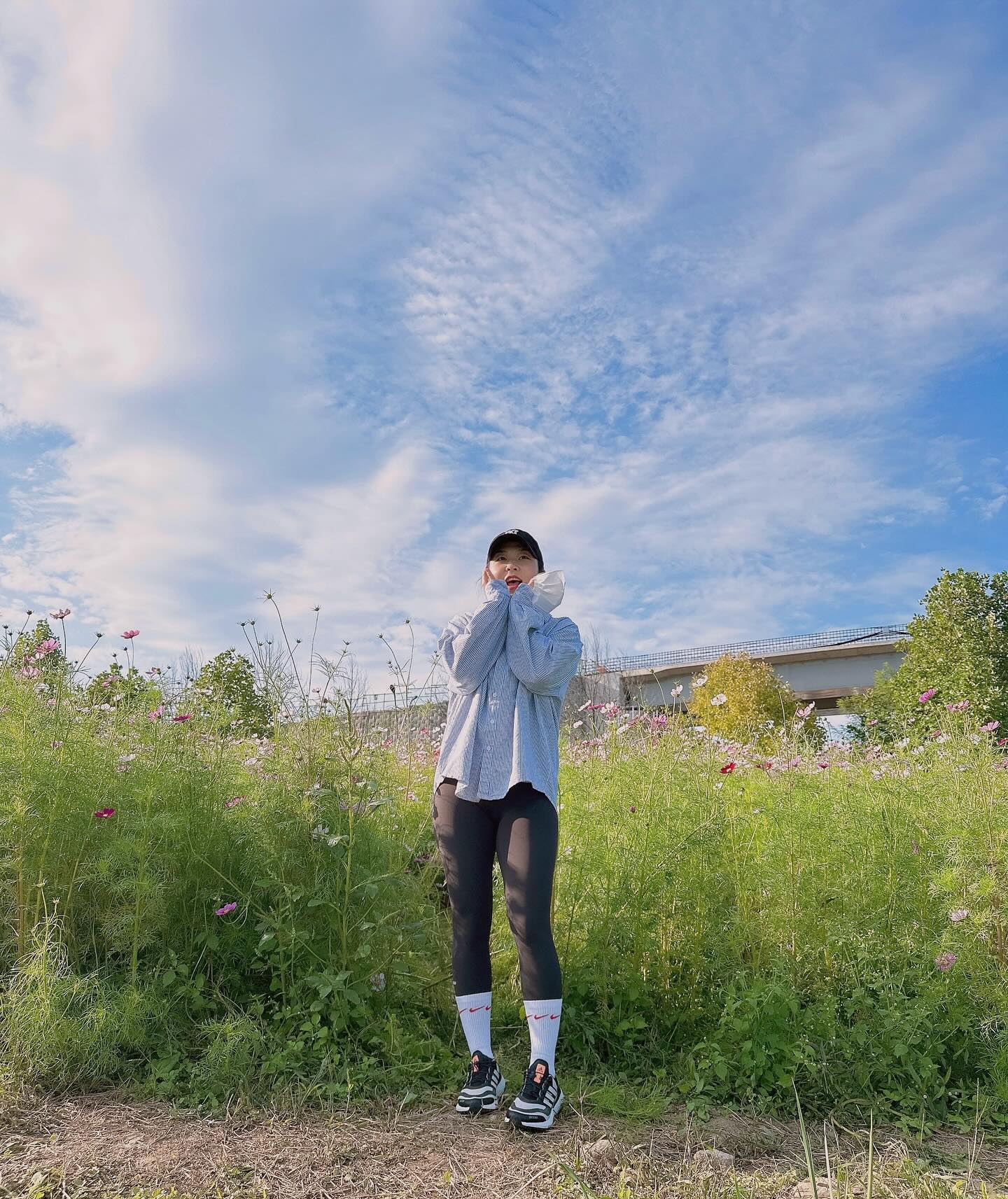🚴🏻‍♀️🚴🏻🚴🏻‍♂️
너므 좋은 날씨

#자전거라이딩 #구리한강시민공원