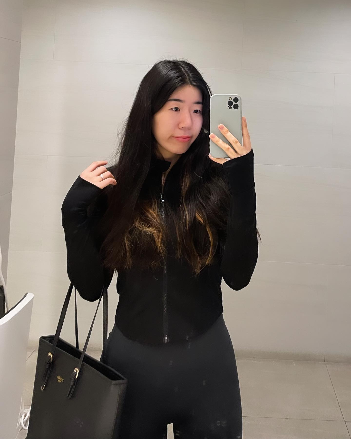 요가 수업 후

인생의 즐거움을 잠깐 느낀 순간이다