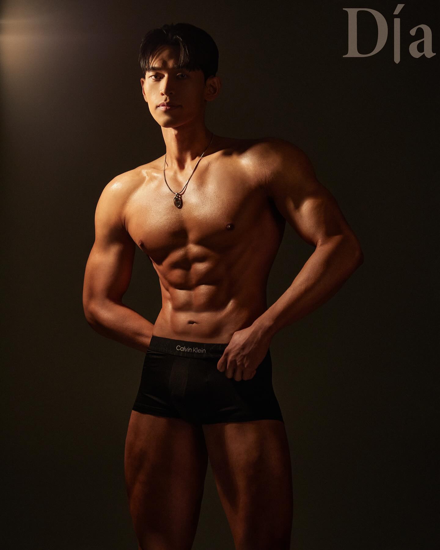 4일만에 7키로 쪘다면 믿을래..?

studio_dia__ 
Model: means_x