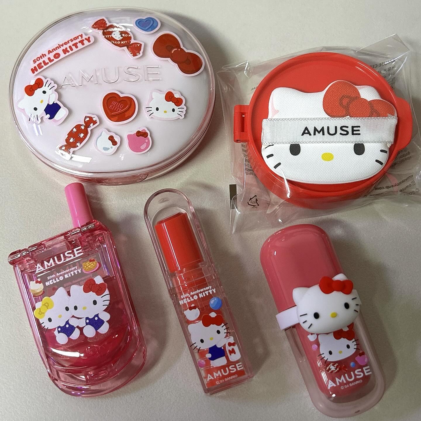 ❤️
amuse #어뮤즈
amuse.jp #アミューズ
×
헬로키티 에디션 ハローキティエディション
50th Anniversary HELLO KITTY
❤️

Ceramic Skin Perfecter Cushion 
SPF40 PA++

Lip & Cheek Cell Phone
02 Pink Soda

Dew Balm
01 Ruby Balm

Bebe Tint
09 Cherry Kiki

 幸せ😝 행복이다
#사랑해키티
.
.
.
#헬로키티#헬로키티50주년#어뮤즈헬로키티
#세라믹쿠션#베베틴트#듀틴트#키티
#アミューズハローキティー#ハローキティ
#ハローキティコラボ#キティちゃん#キティ