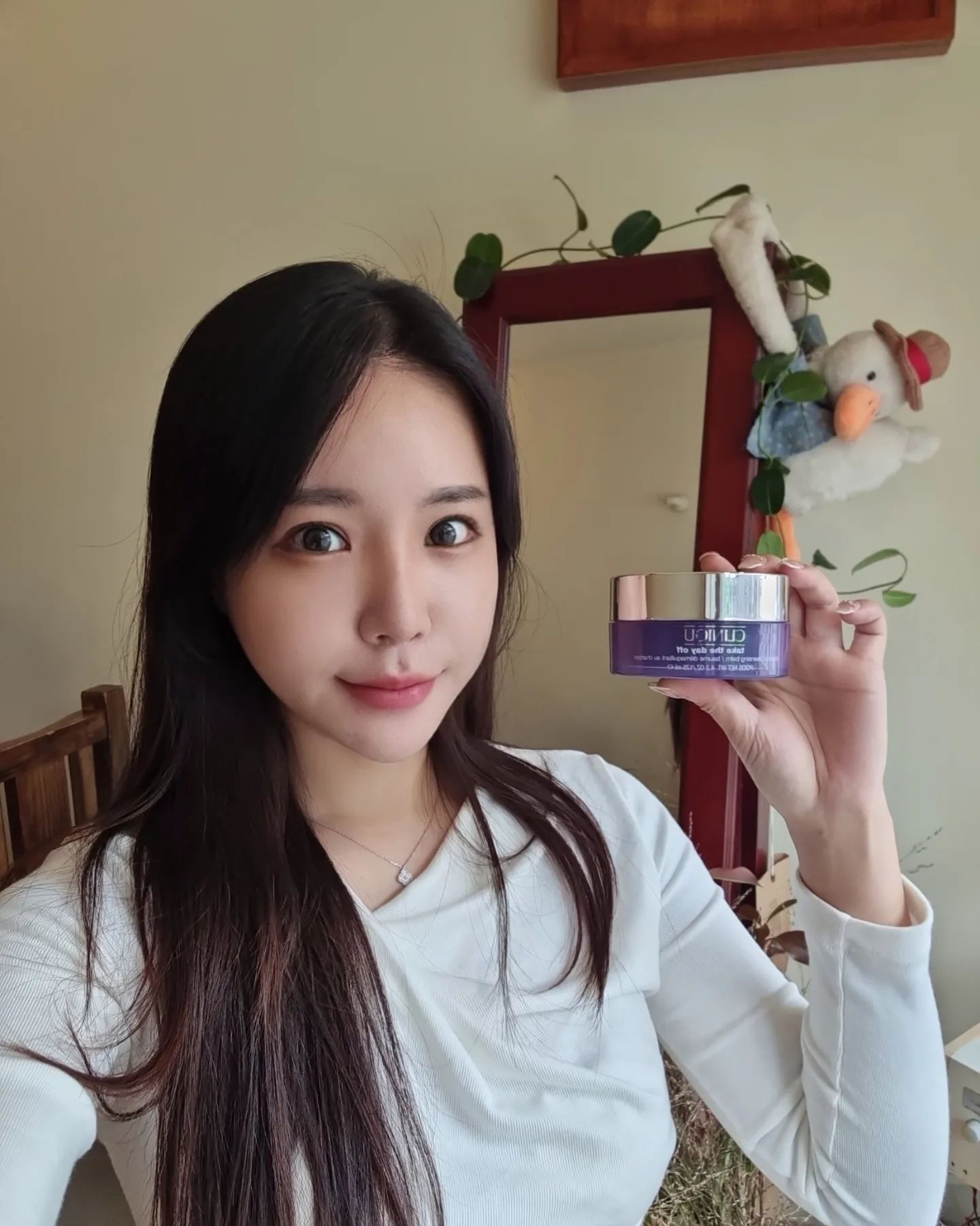 #광고

 모공정화에 도움을 주는 성분을 함유하여 효과적인 딥클렌징이 가능한 차콜밤 사용해봣어요💓
요즘같이 건조할때 사용하기 딱좋아요 
안전하고 엄성된 성분으로 (잇꽃씨 오일 & 비타민 E) 자극없이 부드럽구 산뜻하게 클렌징가능하구
사용후 촉촉한 피부까지 완성٩(♥︎ε♥︎)۶
슈퍼푸르프도 말끔히 지워지는 보이죠?
저같이 모공 / 피지가 고민인 사람들이게 추천해요 ☺☺
.
.
.
#크리니크 #차콜클렌징밤 #클렌징밤 #올리브영클렌징밤 #클렌징밤추천 #올리브영추천 #크리니크차콜밤 #차콜밤
