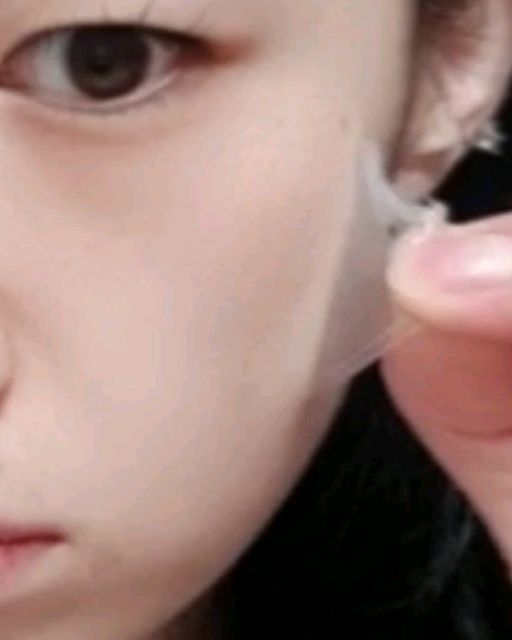 𝗞𝗜𝗠 𝗝𝗜 𝗪𝗢𝗡 on Instagram: "#제품협찬광고 
[메디큐브] 콜라겐 나이트 랩핑 마스크 75ml 

잠든 사이 늘어진 피부 탄력을 잡아주는 콜라겐 랩핑 케어!
잠든 8시간 동안 늘어진 피부를 잡아주는 콜라겐 힐러 시스템😴
차곡차곡 빈틈없이 피부 속부터 차오르는 광채 보습 피부🥰
더 오래 머무르는 에어샷 × 랩핑크림 시너지 루틴☺ 

자는 동안 날아가는 피부 수분 지켜주고,
간편하기 떼어내어 각질 케어까지 가능하니
다음날 메이크업 잘 먹는 효과까지!
매일매일 간편하게 1일 1팩하기~ 

@medicube_korea 

'해당 리뷰는 제품을 협찬받아 작성되었습니다'

#광고 #메디큐브 #메디큐브콜라겐나이트랩핑팩 #메디큐브콜라겐랩핑팩 #메디큐브랩핑마스크 #콜라겐물광랩핑팩 #콜라겐랩핑 #콜라겐랩핑팩 #랩핑마스크 #콜라겐마스크팩 #콜라겐팩 #슬리핑팩 #medicube #AD #리뷰 #리뷰그램 #리뷰스타그램 #뷰티 #뷰티리뷰 #스킨케어 #스킨케어추천"