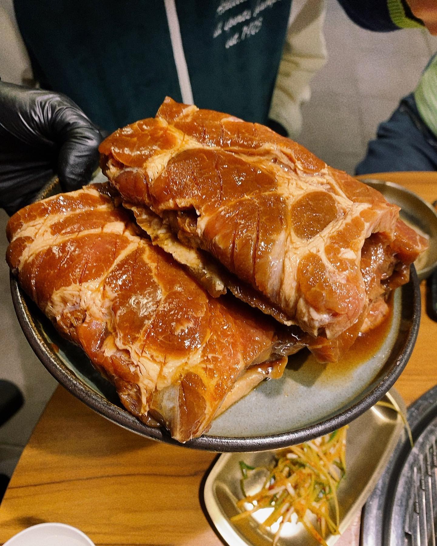 📍삼성동맛집 #다이닝갈비 레알 핵맛집‼️

🎯간만에 숯불돼지갈비가 무지 땡겨 다녀온 #다이닝갈비

🎯1인분이 300g 레알?!! 가성비 너무 좋고 핵맛나서 흡입한 우리!!

🎯물냉면과 꽃게라면도 취저~~!!

🎯진심 나만 알고픈 삼성동맛집 다이닝갈비에 들르셔서 숯불맛 제대로 느끼시길 강추드려요~~😍😍👍🏻

📌더 많은 내용은 프로필 링크에 있는 블로그에서 확인하셔요🙏🏻❣️

#삼선동맛집 #다이닝갈비 #소통 #일상 #일상스타그램 #좋아요 #데일리 #daily #l4l #f4f #좋반 #좋아요반사 #선팔하면맞팔 #소통해요 #인친 #데일리그램 #일상그램 #힐링