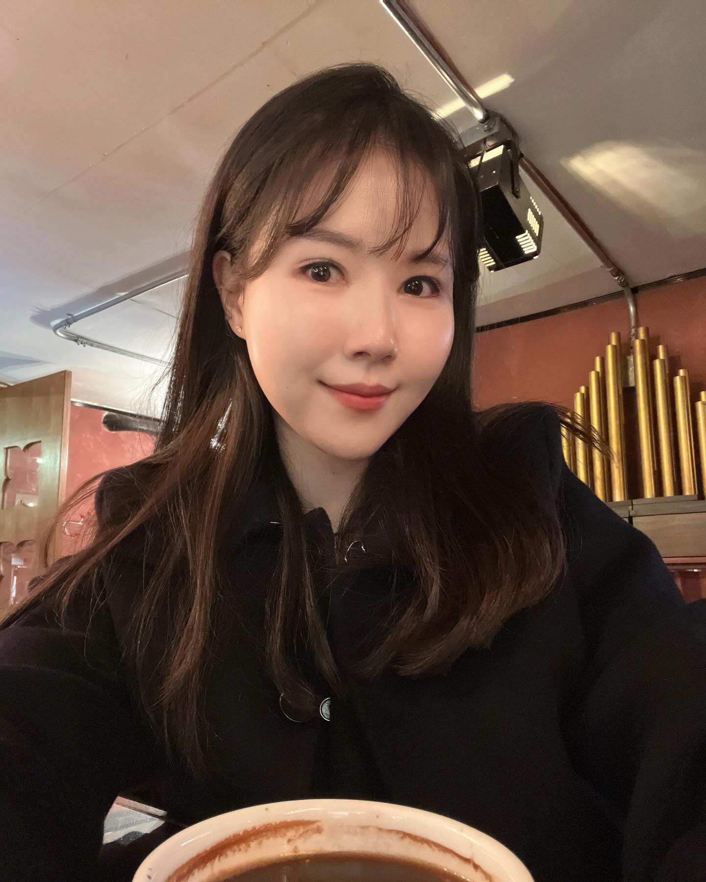 단발찡과 #미뉴트빠삐용 ☕️
밥먹으러 가기전 시간떼우러 갔는데
왜 맛있어서 폭풍흡입하게 만드뤄..

#츄러스맛집 #초코소스 #사랑해용
#달달구리 #에피타이저 #압구정카페