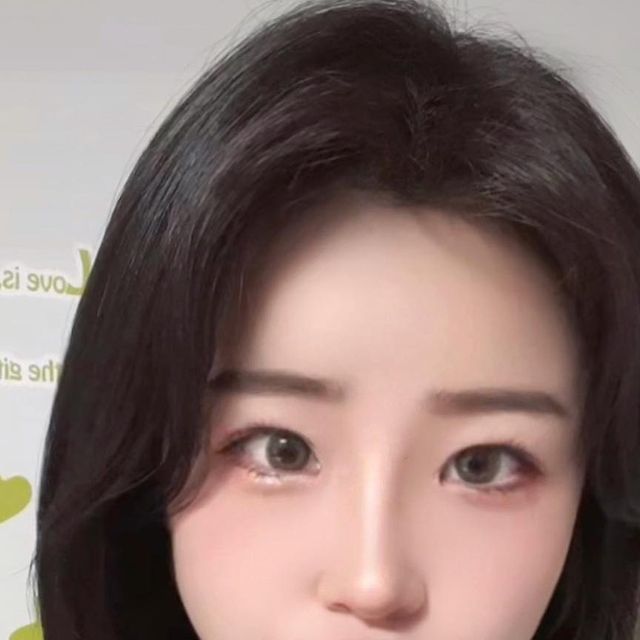 이규민 on Instagram: "#협찬 #도담농장 에서 두번째 선물 받은 딸기 🍓🍓🍓 진짜 도담농장 딸기 너무 맛있어서 사진 찍자마자 순삭한거 실화냐고요 ˃̣̣̣̣̣̣︿˂̣̣̣̣̣̣.. 그냥 봐