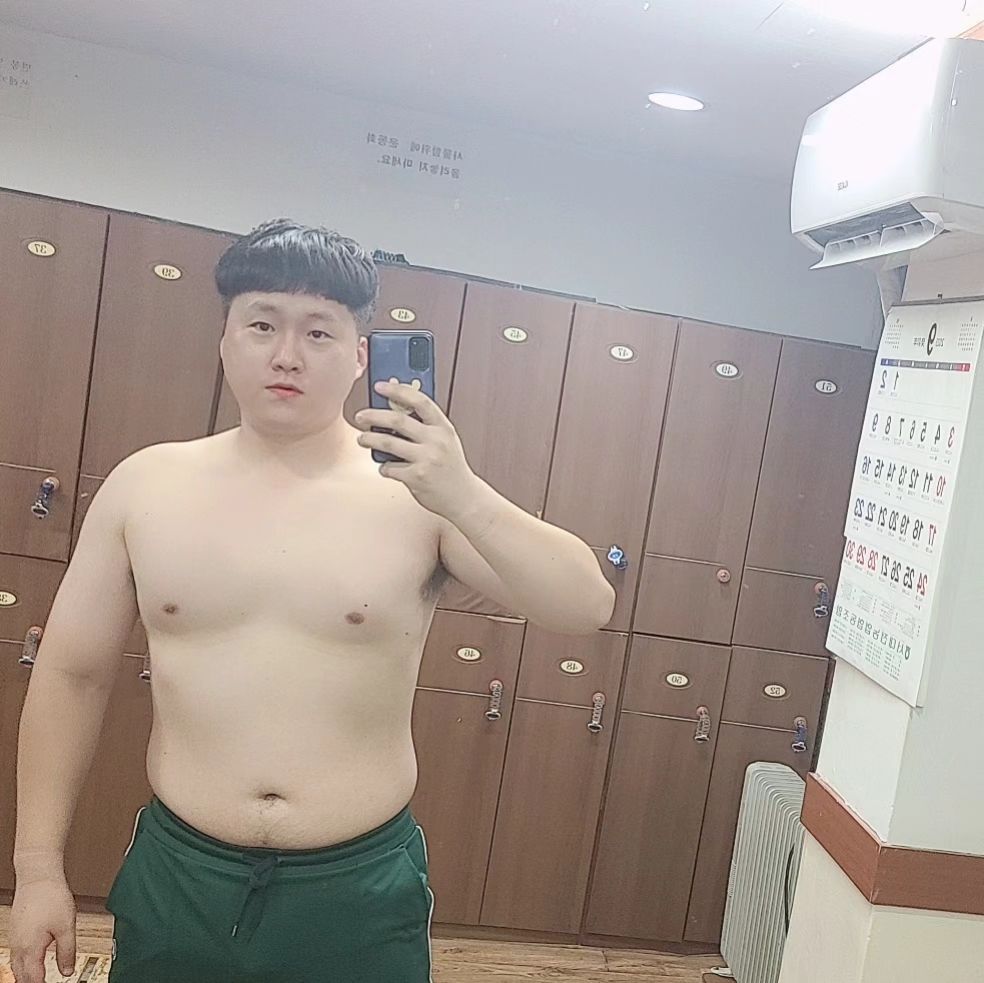 #운동하는 #건강한돼지 #🐷
#오운완 
#흑자헬스 합시다

#다이어트 #대전 #30대 #인친 환영