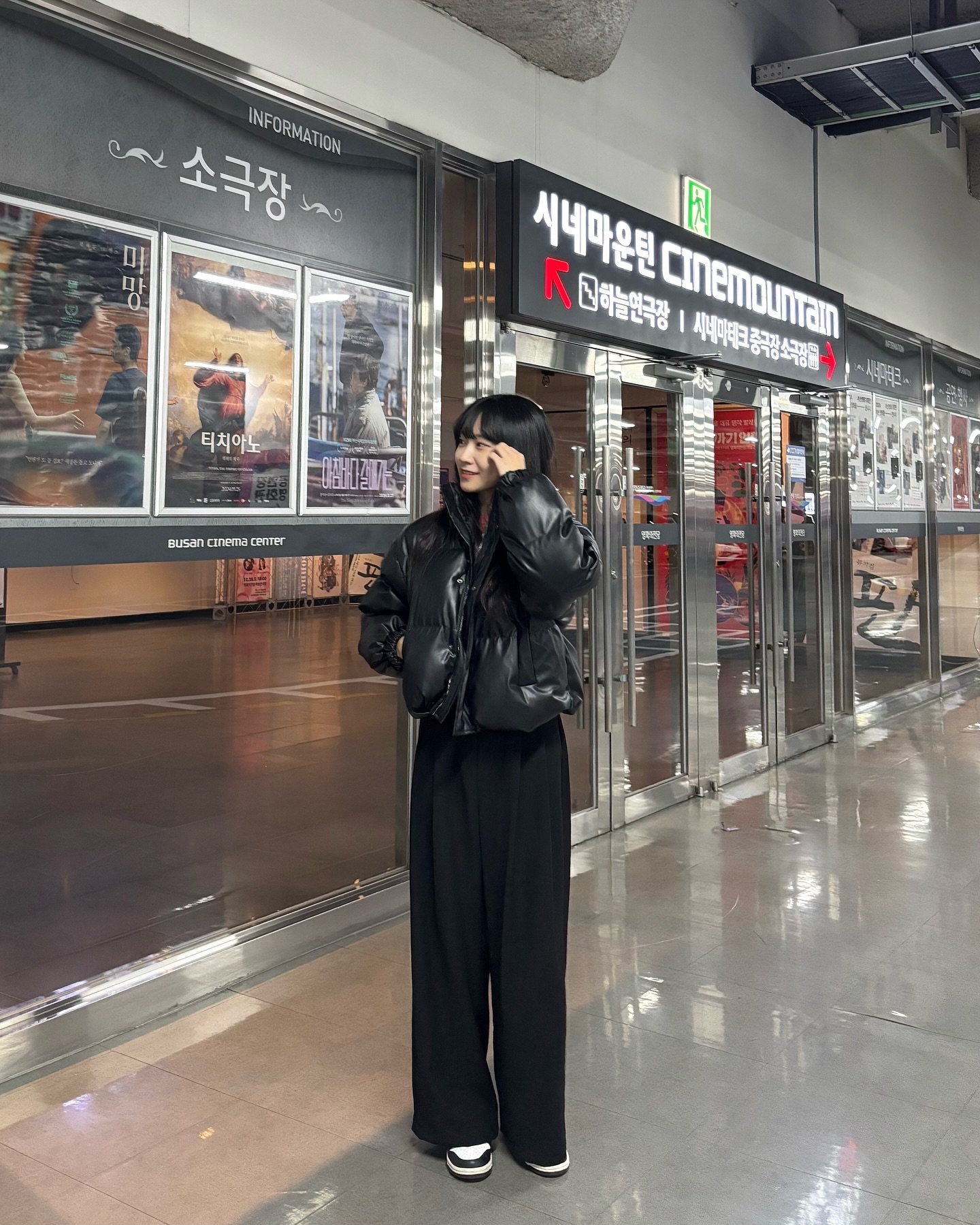 #협찬 그레이블러밧 가죽패딩🖤
.
#그레이블러밧 #grayblvd #가죽패딩 #겨울코디 #레더패딩 #숏패딩 #패딩 #스타일메이트 grayblvd_official stylemate_official