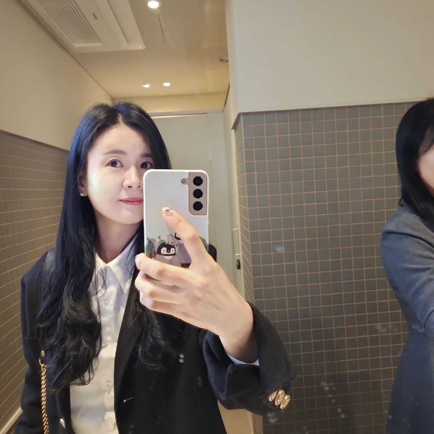 중학교때 첨 본 쭈니~
오늘 장가간다규~♡
넘넘 축하해~♡
그리고 뷔페 진짜  맛있더라~
이모 오랫만에 흡입했어^^

그리고 저녁은 우리모두 합체!
울공주 수학경시대회 시험 금상 타구
1등하그(학원서 보는거임! 대회아님주의!!😅)
엄마 신나서
고기 또 흡입했자나🤣🤣

가방싸고 대기했는데
#돈구멍 사장님!
짐푸렀어요..
한개도  안 맞음!
그래도 잠시 상상만으로 즐거웠구요!!
고기는 찌인짜 맛있었어요^^

세상에 우리셋이 한근은 처음이에요^^

#토요일 #결혼식
#돈구멍 #마곡맛집
#마곡삼겹살 #로또는꽝🤣