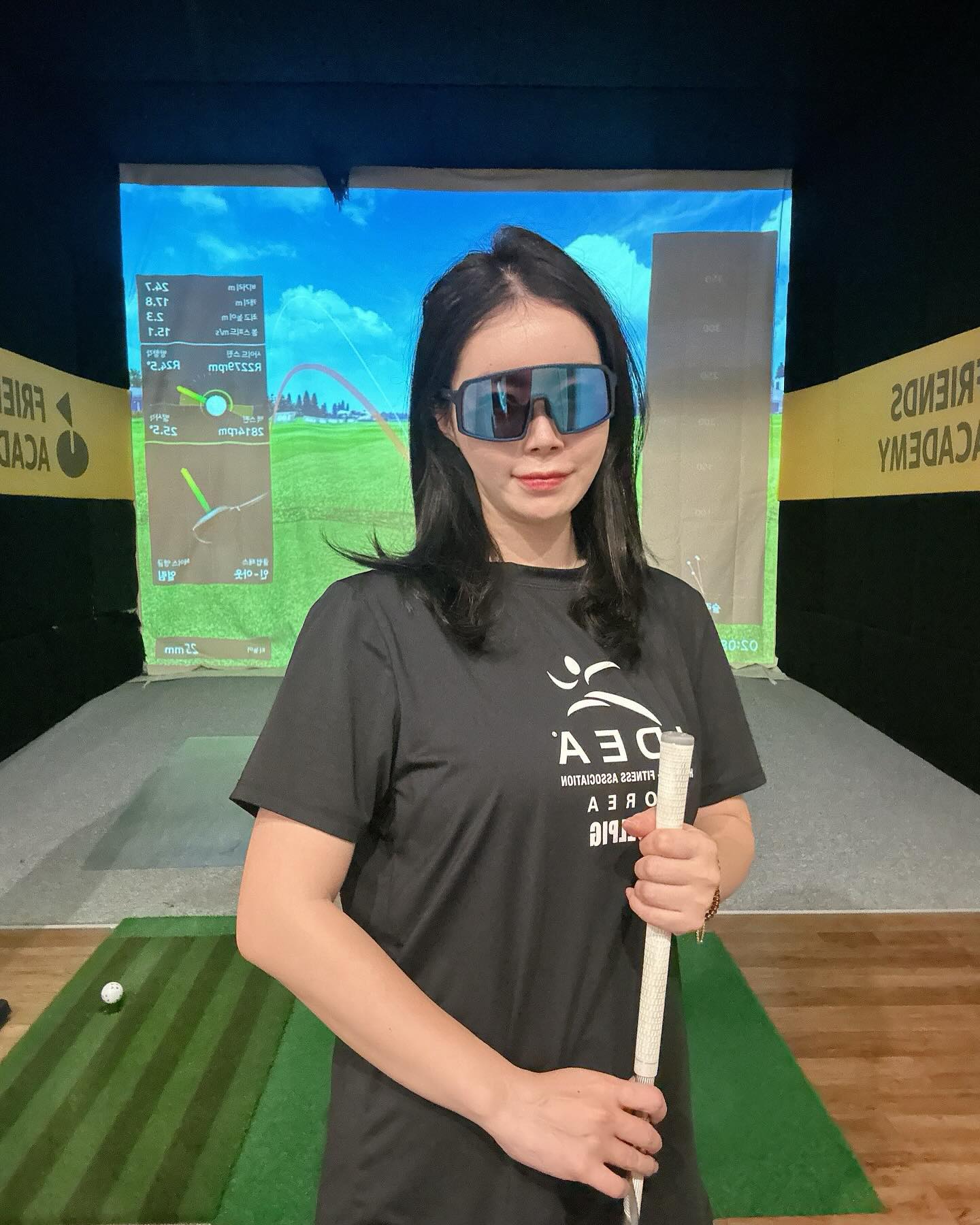 #협찬 필드나갈 준비⛳️

[PGA TOUR] 써봤는데 오늘 같은 강력한 햇살에도 눈이 편안하고 코받침이 있어 얼굴도 편안하고 가벼운 스포츠고글!😎

SBS 골프 채널 <골프도 여행도 in 베트남>에서 골프 프로들도 착용하고 나온다고 하니 말해 뭐해요!

pgatourgolfwear_korea 
#고글코디 #선글라스코디 #스포츠고글 #스포츠선글라스 #데일리선글라스 #선글라스추천 #연예인선글라스 #이보영선글라스 #김래원선글라스 #이보영고글 #김래원고글 #PGATOUR선글라스 #골프도여행도in베트남 #골프도여행도선글라스 #골프도여행도고글 #레깅스코디