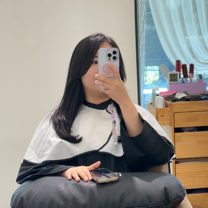 🫧 레이어드 C컬펌 🫧

• 꾸준히 많이 하시는 스타일이예요~!
더워서 깔끔하고 손질 쉬운 펌! 이만한게 없죠!
사이드뱅까지 이쁘게 볼륨 넣어드렸답니다!!

🏷️ 첫방문 20%, 염색+펌 동시시술시 30%

♡ ⋆⁺₊⋆ ☾⋆⁺₊⋆ ♡̷̷̷ ⋆⁺₊⋆ ☾⋆⁺₊⋆♡ ⋆⁺₊⋆ ☾⋆⁺₊⋆ ♡̷̷̷ ⋆⁺₊⋆ 
 |  꼼꼼한 상담과 시술 전문 하나실장입니다 |
♡ ⋆⁺₊⋆ ☾⋆⁺₊⋆ ♡̷̷̷ ⋆⁺₊⋆ ☾⋆⁺₊⋆♡ ⋆⁺₊⋆ ☾⋆⁺₊⋆ ♡̷̷̷ ⋆⁺₊⋆ 

#레이어드C컬펌
#헤어살롱S_하나실장

#인천미용실 #구월동 #인천롯데백화점
#인하대미용실 #인하대역미용실
#용현동미용실 #학익동미용실
#선학동미용실 #문학동미용실 #관교동미용