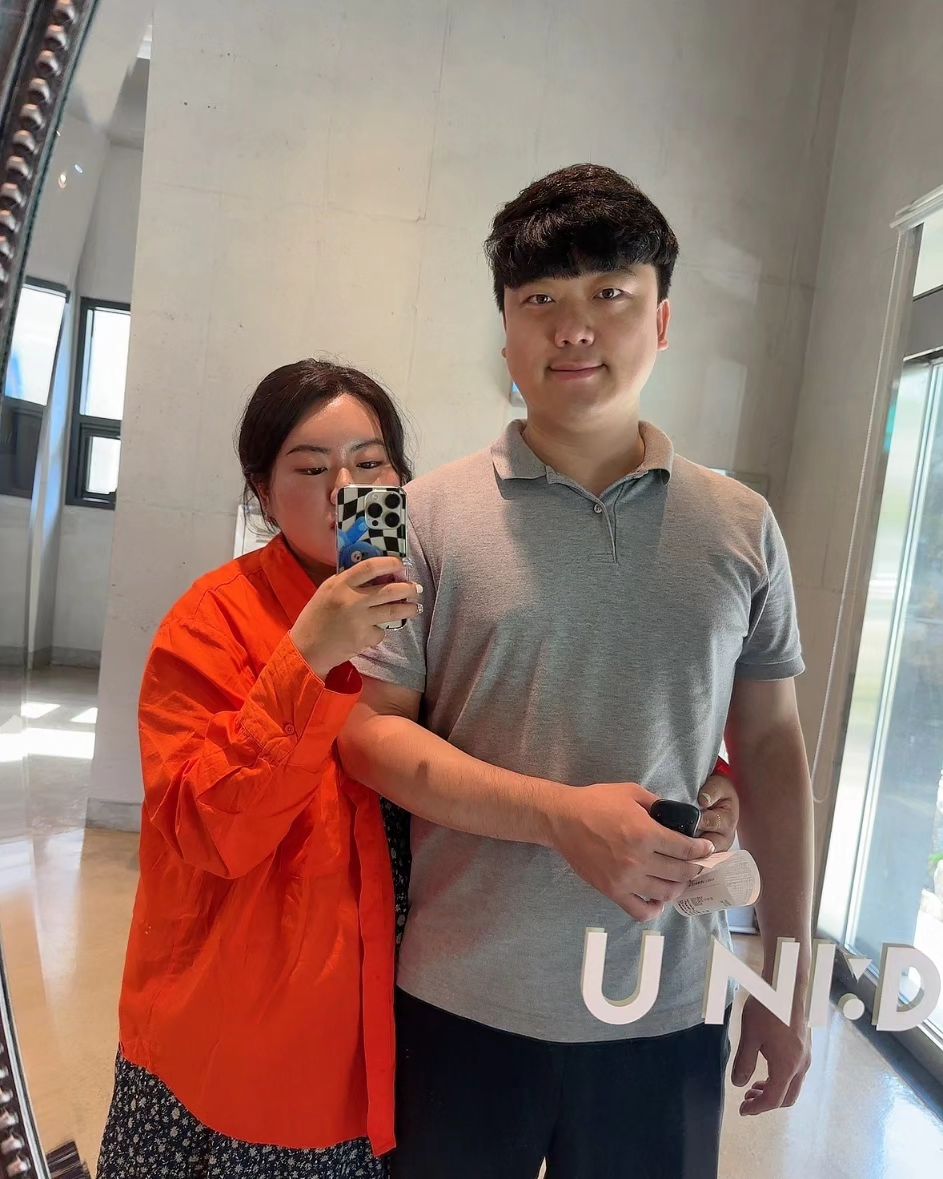 멀뚱멀뚱...ㅋ
이 놈은 잘 웃질 않는다....아오 좀 웃으라니까!!
그래도 빵이랑 커피가 맛있었으니ㅋㅋ