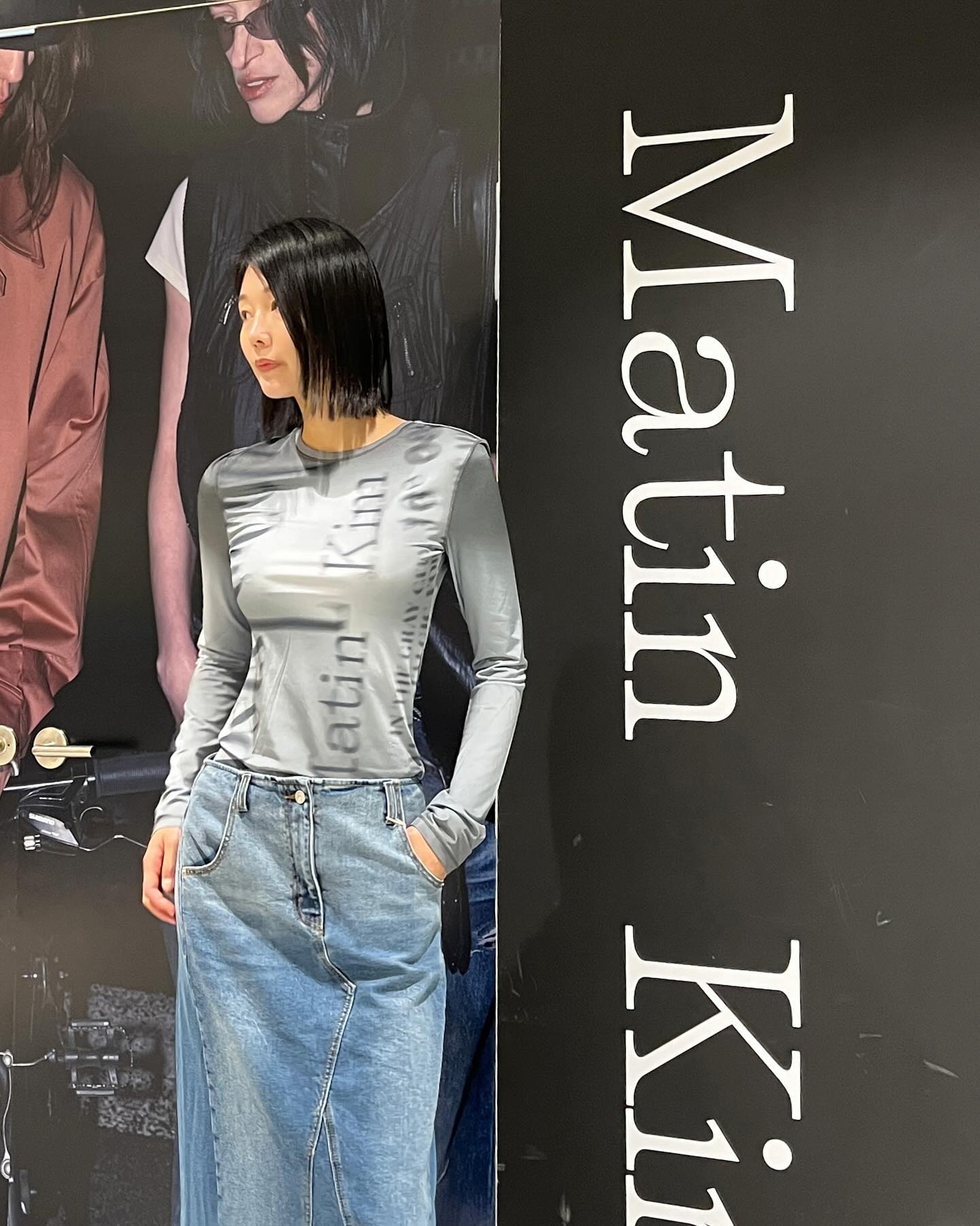 2024 SPRING ON THE PATH 
일상적이면서도 러프한 스타일을 제안한 
Matin kim 의 스프링 컬렉션 🩶

트렌디하면서도 마뗑킴만의 색을 느낄 수 있는
봄신상들 눈 돌아간다구요 👀

#matinkim #2024 #spring #mood #fashion #fashionista #fashionmodel #korea #마뗑킴 #봄컬렉션 #패션모델