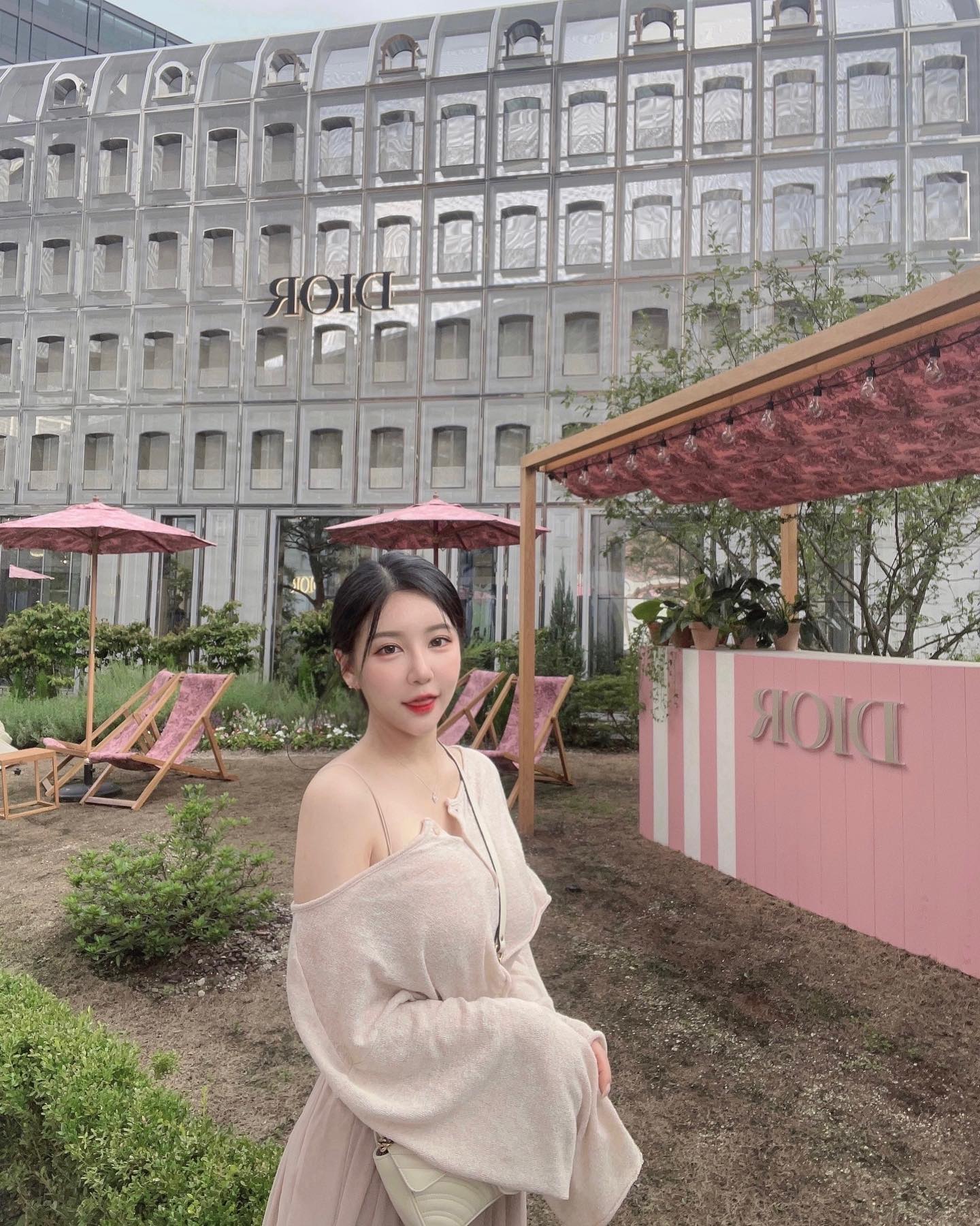 성수동 재미썽 🎠

⠀

#서울숲 #성수 #디올성수 #dior