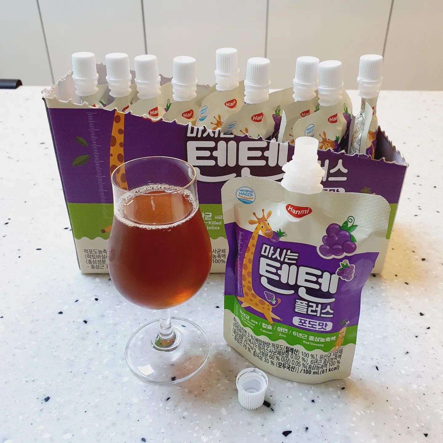 #할인구매 hanmiscience #마시는텐텐플러스 #어린이음료

포도맛을 잘 살려서 진짜 맛있다 ㅋㅋ
휴대하거나 애들 들려주기에도 좋고 먹기도 편하고 좋은듯!!

#먹방 #맛집 #키즈음료 #성장기음료 #어린이홍삼 #빵 #08L #카페 #과자 #신상품나왔을땐