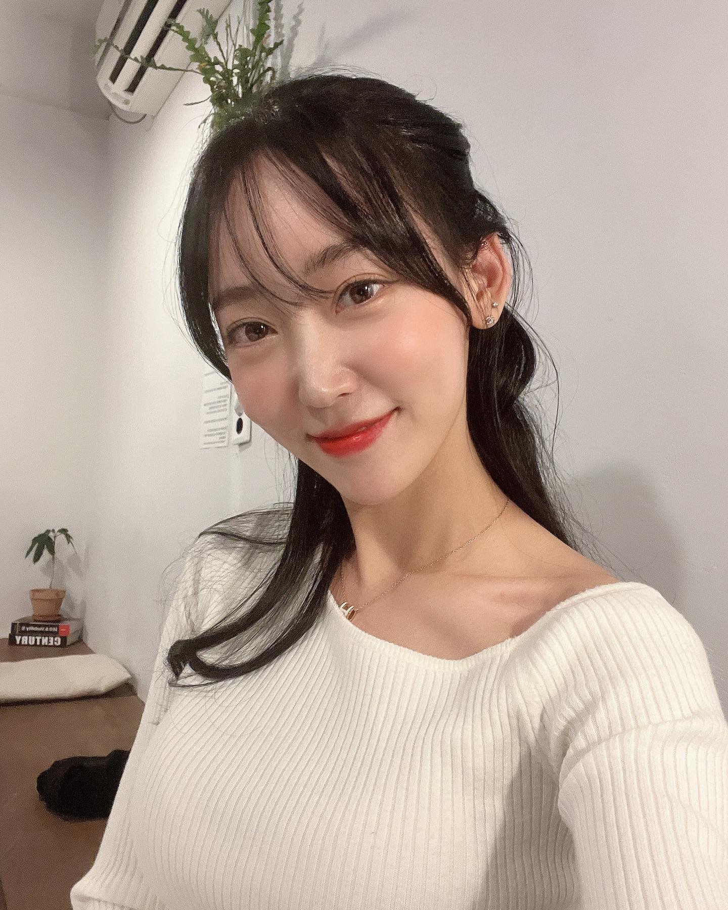 예쁜 밤카페
쌍디 햄미랑 재미난 시간🫶🏻
히🤭
.
.
#셀카#셀피#셀스타그램