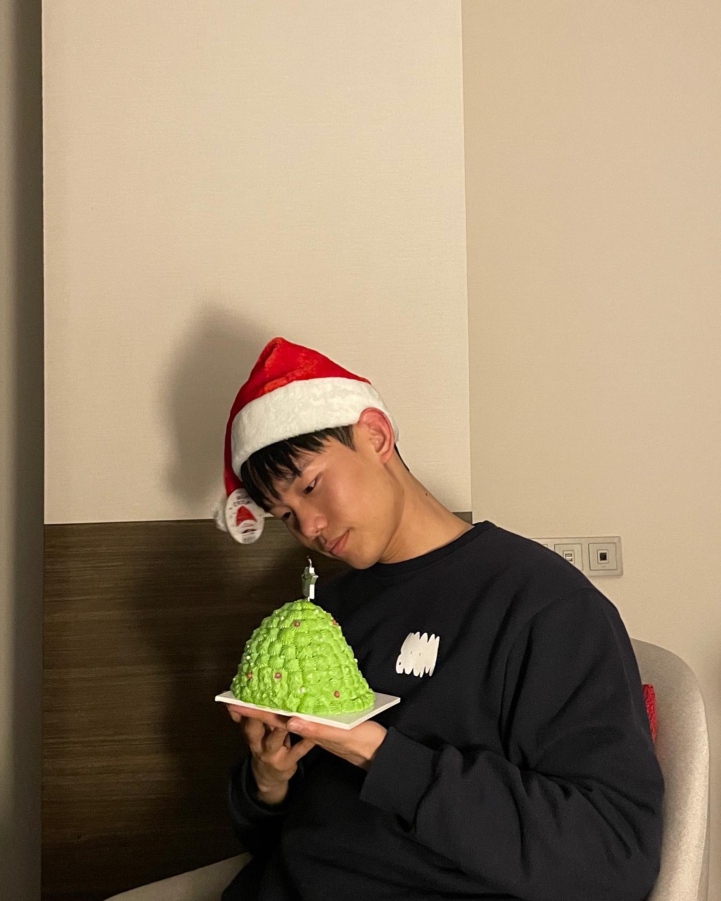 MERRY CHRISTMAS 🎄❄️
소원을 빌자