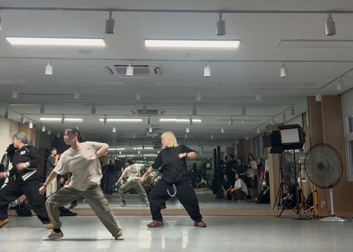 스토리 모음zip2..

#choreography #choreo #dance #dancers #dancevideo