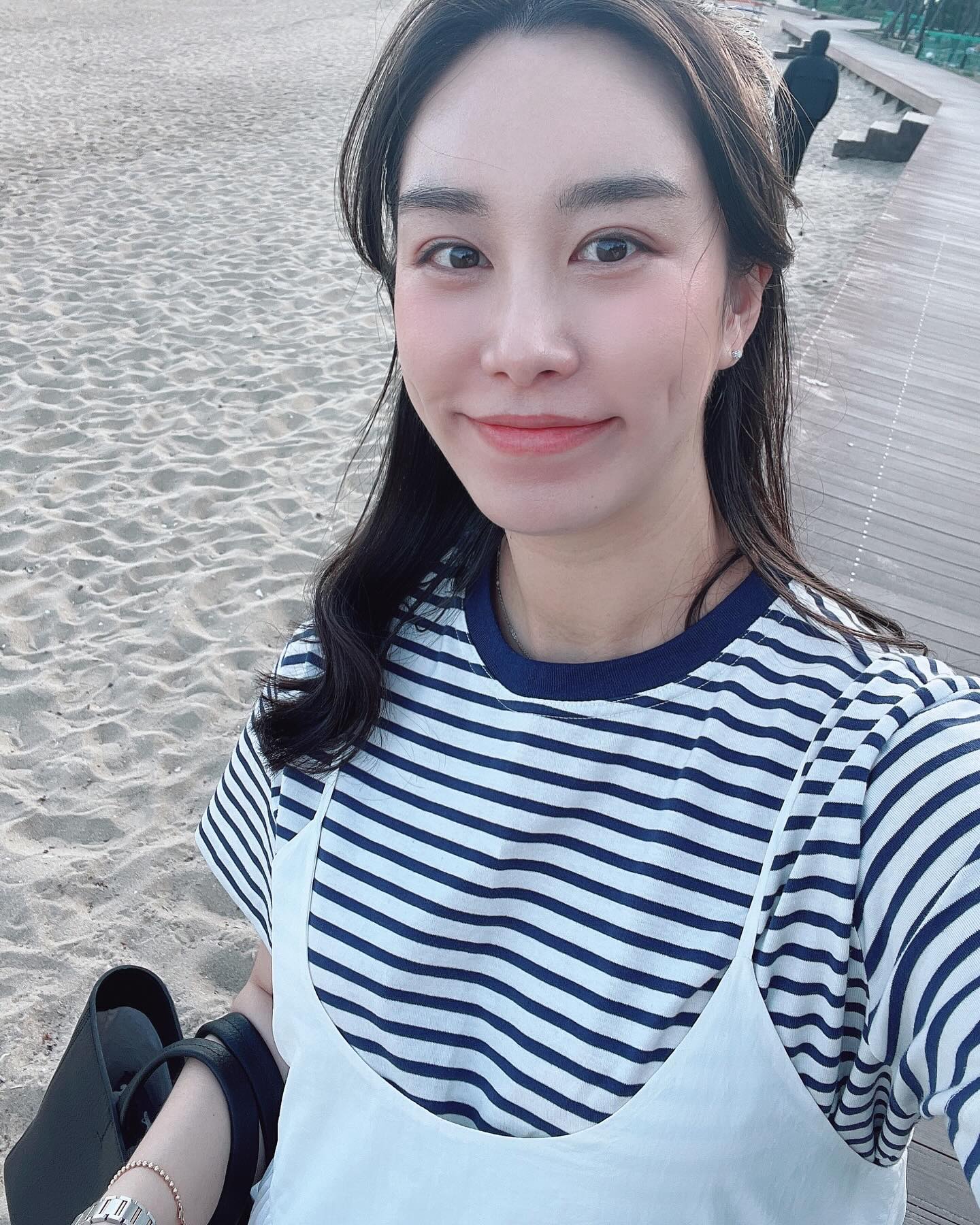 오랜만에 오빠랑 데이트 겸 밥먹으루 가기전에〰️💙💙우리 둘다 요즘 살쪄서 사진 찍기와 멀리하는중🥲