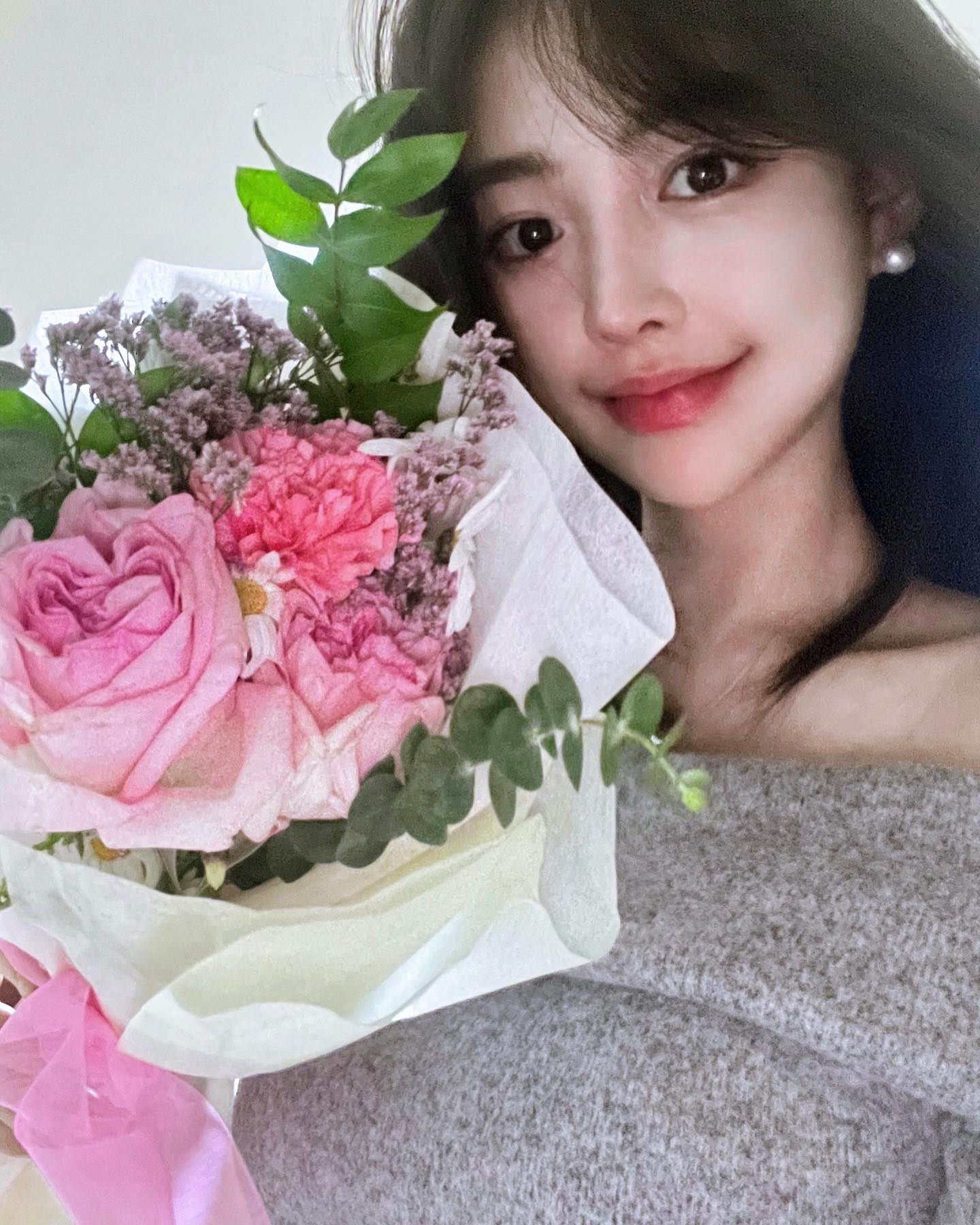💐🩷💌2/2/24
지금보니 꽃도 하트모양이야