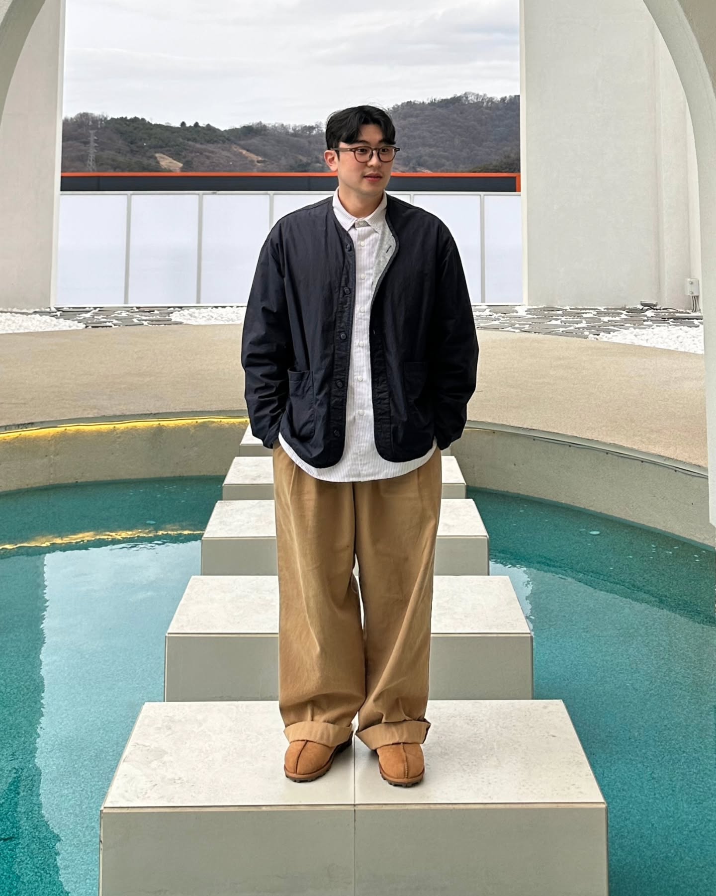 네이비+베이지 조합은 실패 할 수가 없죠!!
다들 어떤 색조합을 가장 좋아하시나요??🧐