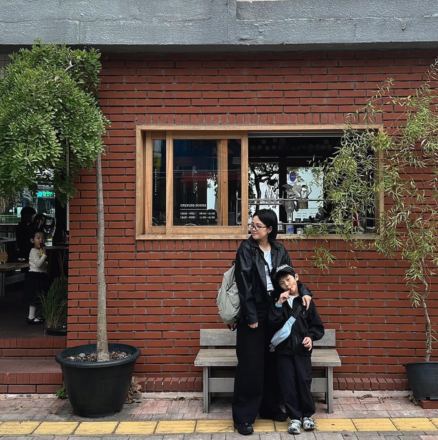 .

알고보면 쓰리샷 👀🫶🏻
지인짜 말안듣는 우리집애들 .. 말안듣는건 어디가서 뒤지지않음 ✌🏻