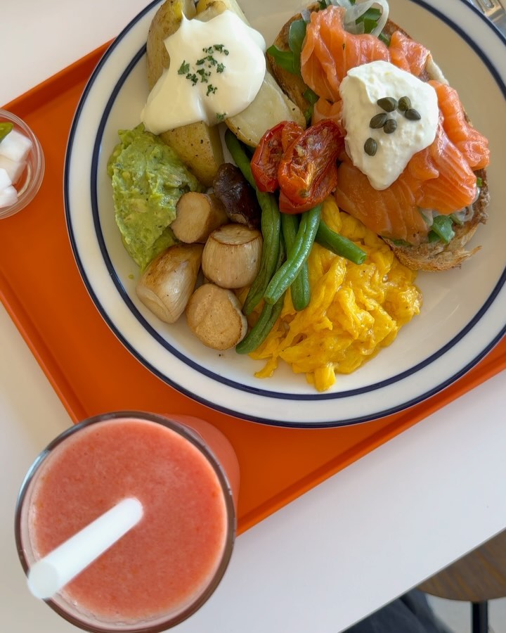 #협찬 #애즈라이크남양주 
다산동 현대프리미엄 아울렛 브런치
맛나고,신선하고,건강한 한끼에 
배는 든든한데 몸은 가볍 👍
매일 하루 한끼는 이렇게 챙겨 먹고 시포~

📖북카페 라서 
아이랑도,친구랑도 
맛난거 먹음서 편하게 있기 좋은 카페

📚애즈라이크 남양주점 

📍경기 남양주시 다산순환로 50 
(다산동, 현대프리미엄아울렛 SPACE1) 큐브 402호

⏰영업시간 / 10시30분- 21시

#남양주맛집 #다산동맛집추천 
#브런치카페 #다산동브런치카페 
#남양주맛집 #남양주북카페 
#남양주브런치카페
#북카페 #리뷰노트