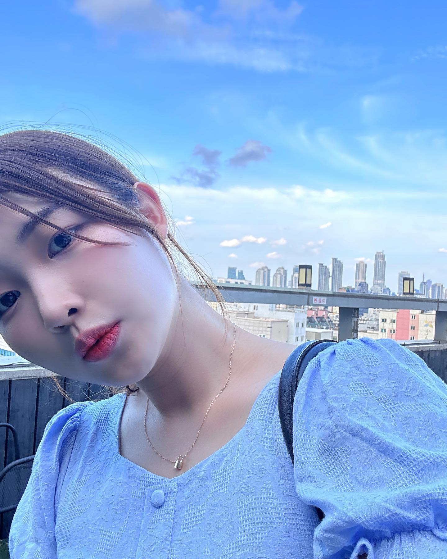 깊게 빠질 것 같은 그 하늘을 사랑해