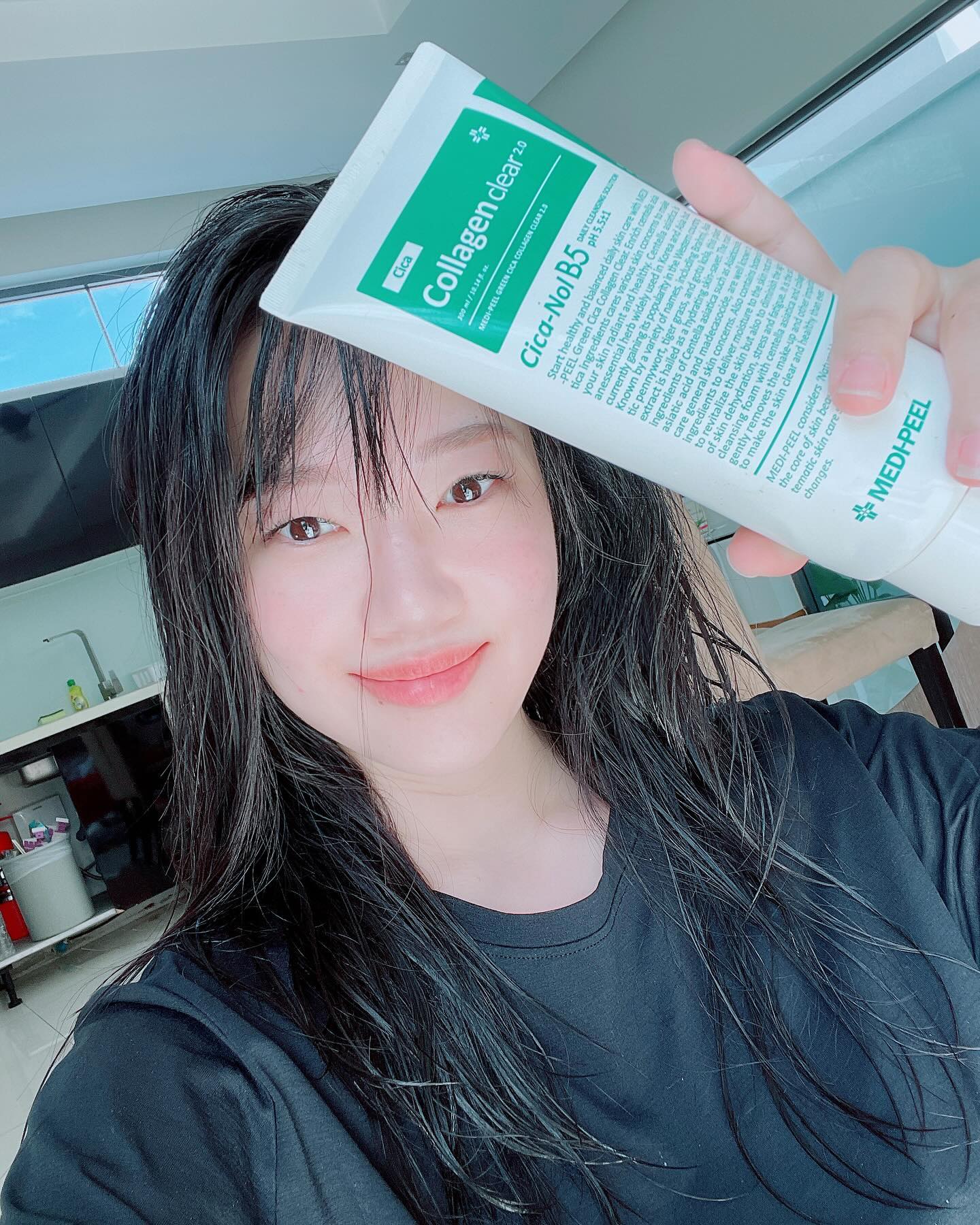 #협찬 #메디필 #그린시카콜라겐클리어2.0
역쉬 #메디필폼클렌징 최고👍🏻👍🏻

푸켓여행가서 더우니까 피부도 금방 지치고
피부 요철도 올라왔다가 트러블도 날 뻔 했는데
#트러블폼클렌징 으로 세안하고 나면 걱정 싹 없어졌어요👍🏻

기본케어가 가장 중요항 것 같아요💚

기존 일반 시카 👉🏻 제주 시카 함유로 진정이 더 강력해졌어요!

약알칼리성 👉🏻약산성 포뮬러로
EWG 그린 제형으로 성분이 더 순해졌어요!

트러블 피부 적합👍🏻
초미세먼지 99% 세정 임상테스트 완료로 더 믿을 수 있어요!

✔️올리브영 단독 기획 제품으로 매쉬 스펀지가 증정돼요!

#medipeel #메디필클렌징폼 #메디필콜라겐 #시카 #판테놀 #진정 #약산성폼클렌징 #미세먼지폼클렌징 #올리브영 #올리브영클렌징폼 #올리브영폼클렌징추천 #올리브영트러블폼클렌징 #약산성클렌징폼 #kbeuty #kskincare